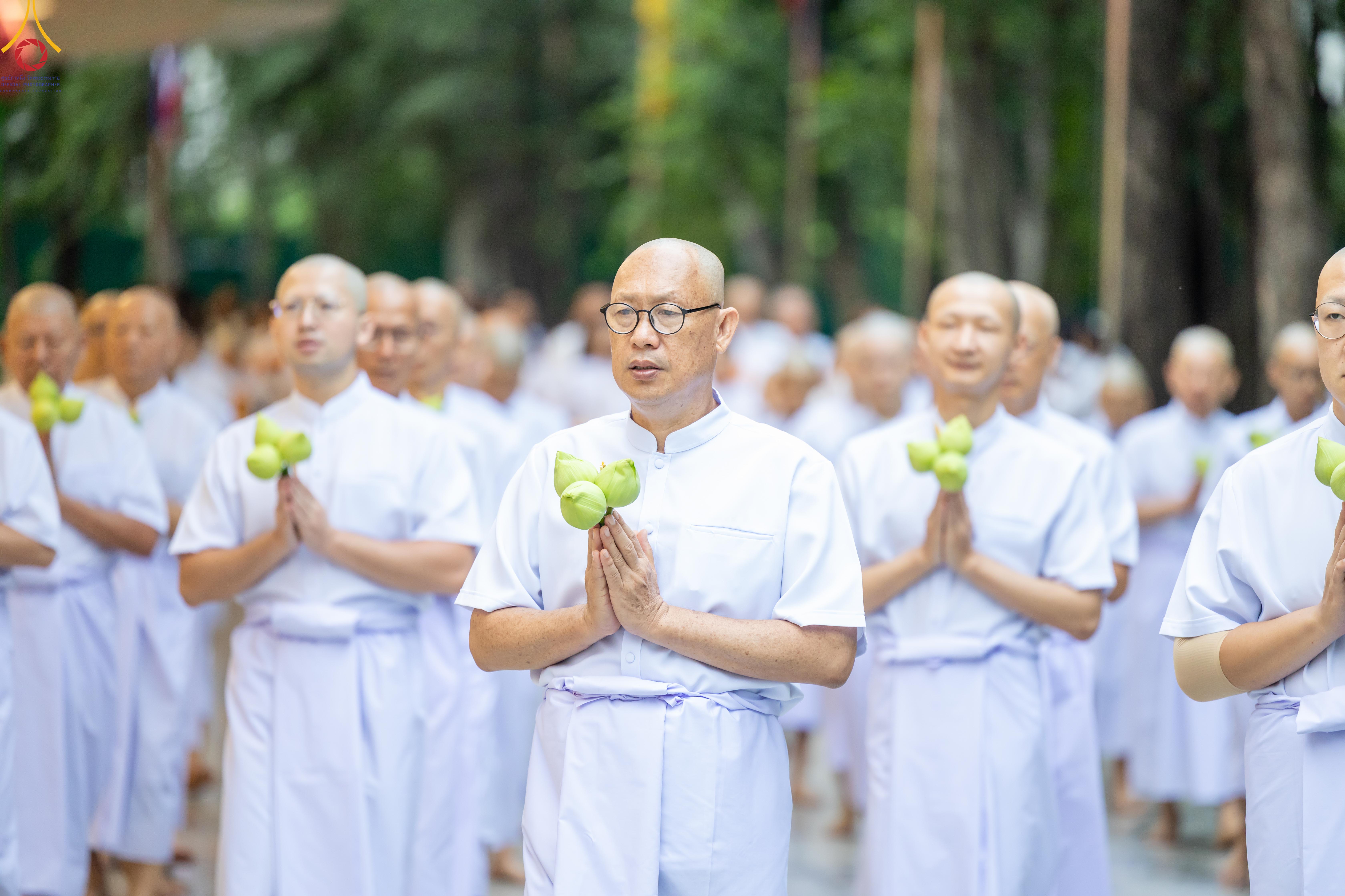 Wat Phra Dhammakaya organizes an ordination ceremony for 29 foreign ordinands from 4 countries