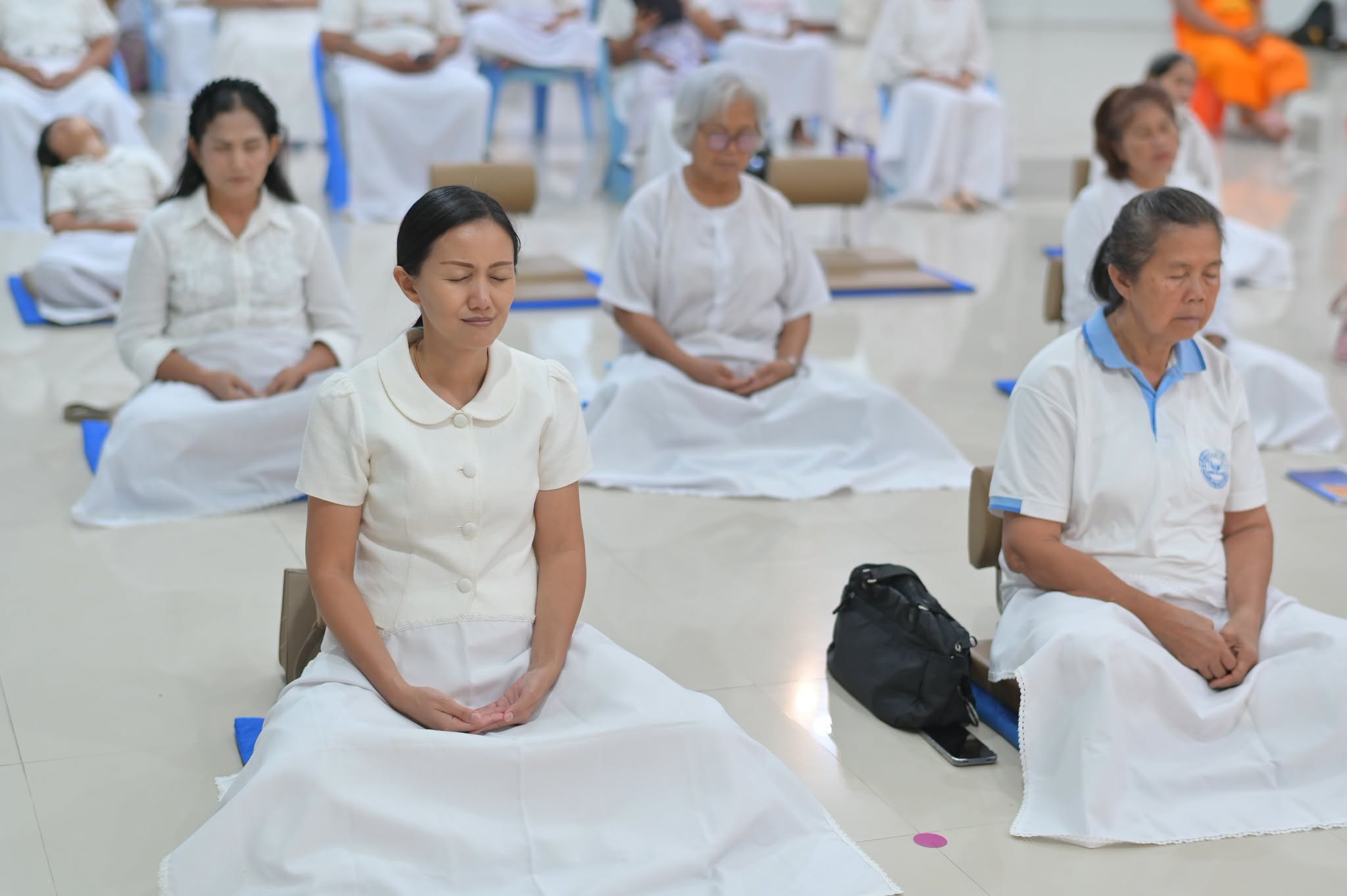 ศูนย์ปฏิบัติธรรมพนมสารคาม จัดปฏิบัติธรรมประจำสัปดาห์ โครงการหมู่บ้านรักษาศีล 5
