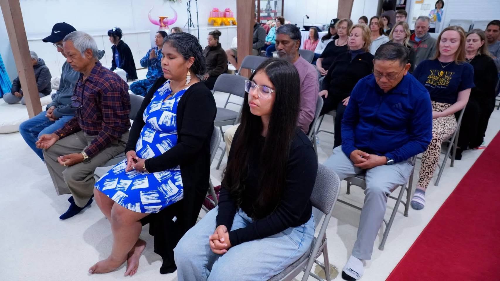 “The Full Moon Meditation” of Wat Phra Dhammakaya Seattle