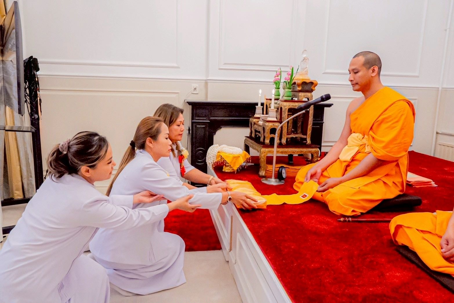 วัดพระธรรมกายเนเธอร์แลนด์ จัดทำบุญอุทิศส่วนกุศลให้แก่ผู้ล่วงลับ