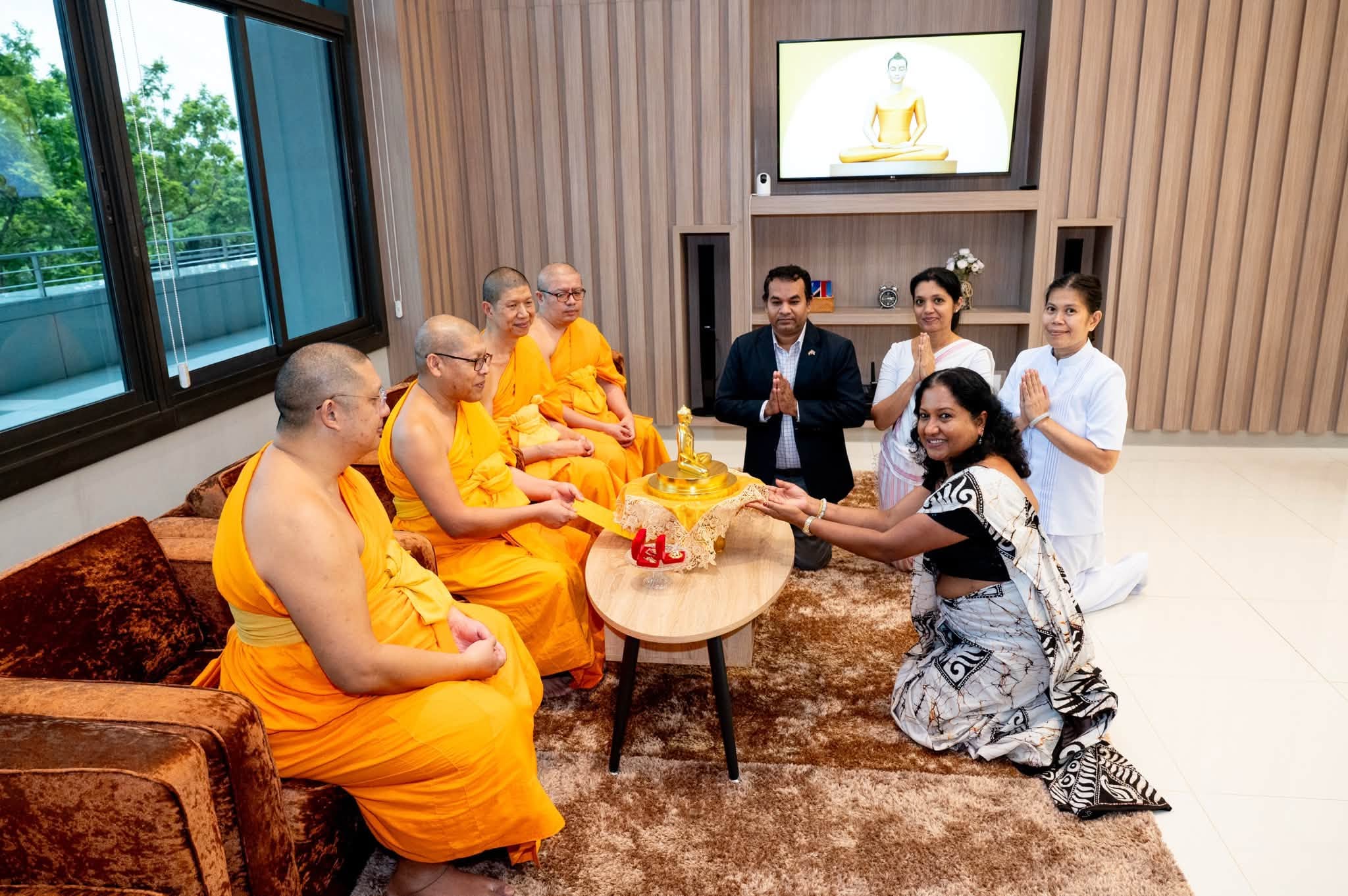 เอกอัครราชทูตศรีลังกาประจำประเทศไทย เข้าเยี่ยมชมวัดพระธรรมกาย