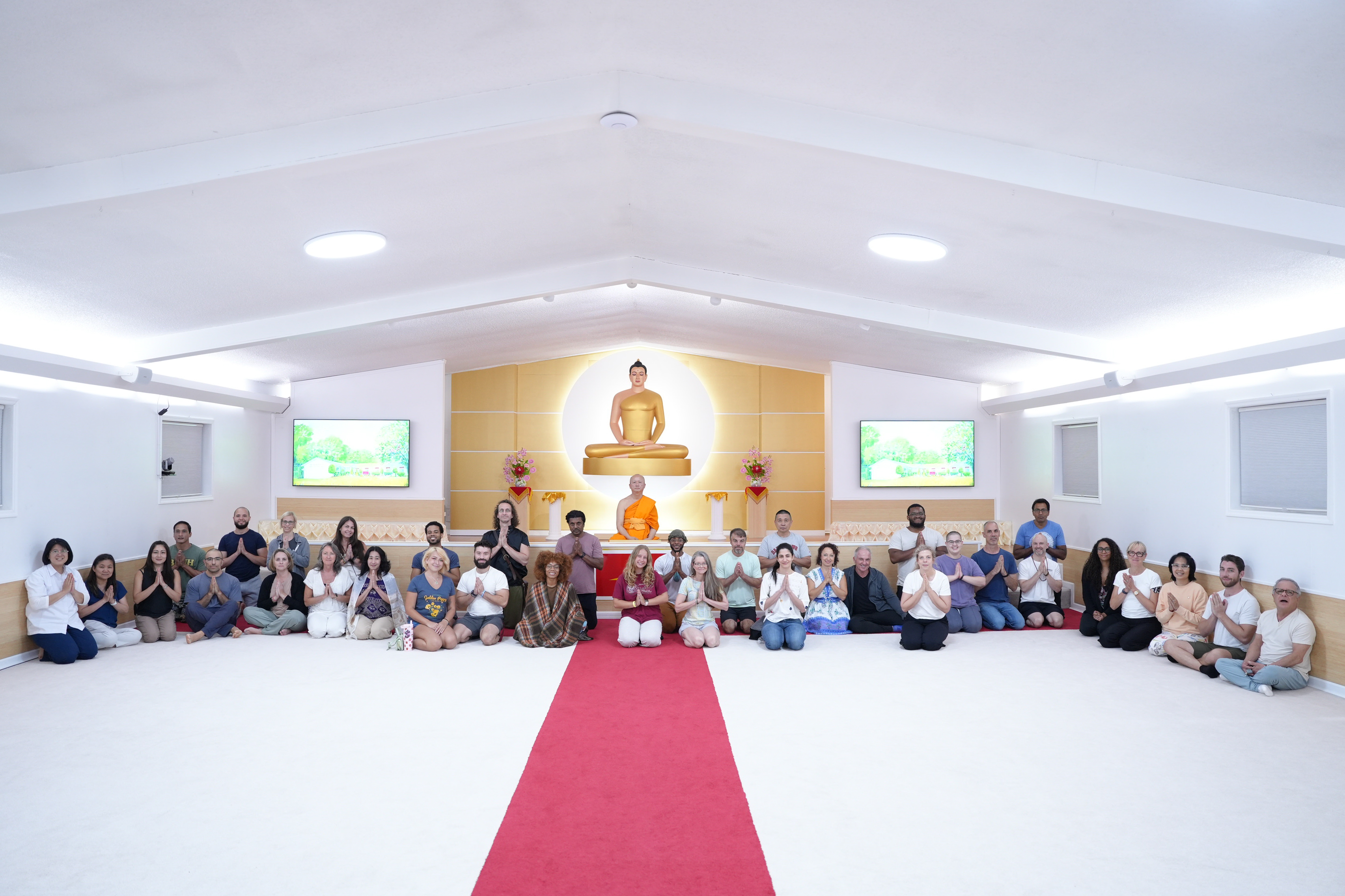 วัดพระธรรมกายจอร์เจีย จัดกิจกรรมนั่งสมาธิสำหรับชาวท้องถิ่น