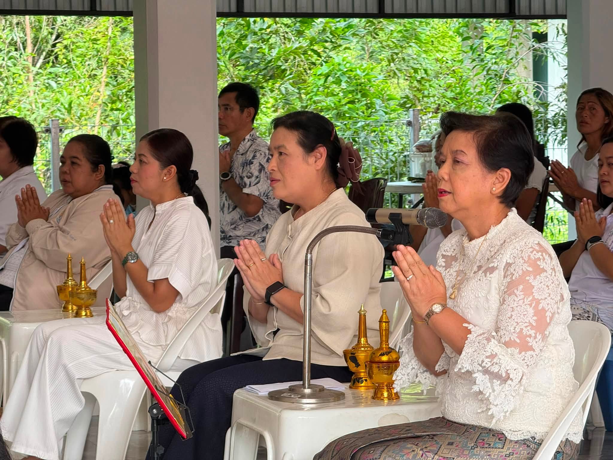 มหาวิทยาลัยนราธิวาสราชนครินทร์ จัดพิธีถวายเทียนพรรษาแด่คณะสงฆ์ที่พักสงฆ์บ้านร่มเย็น