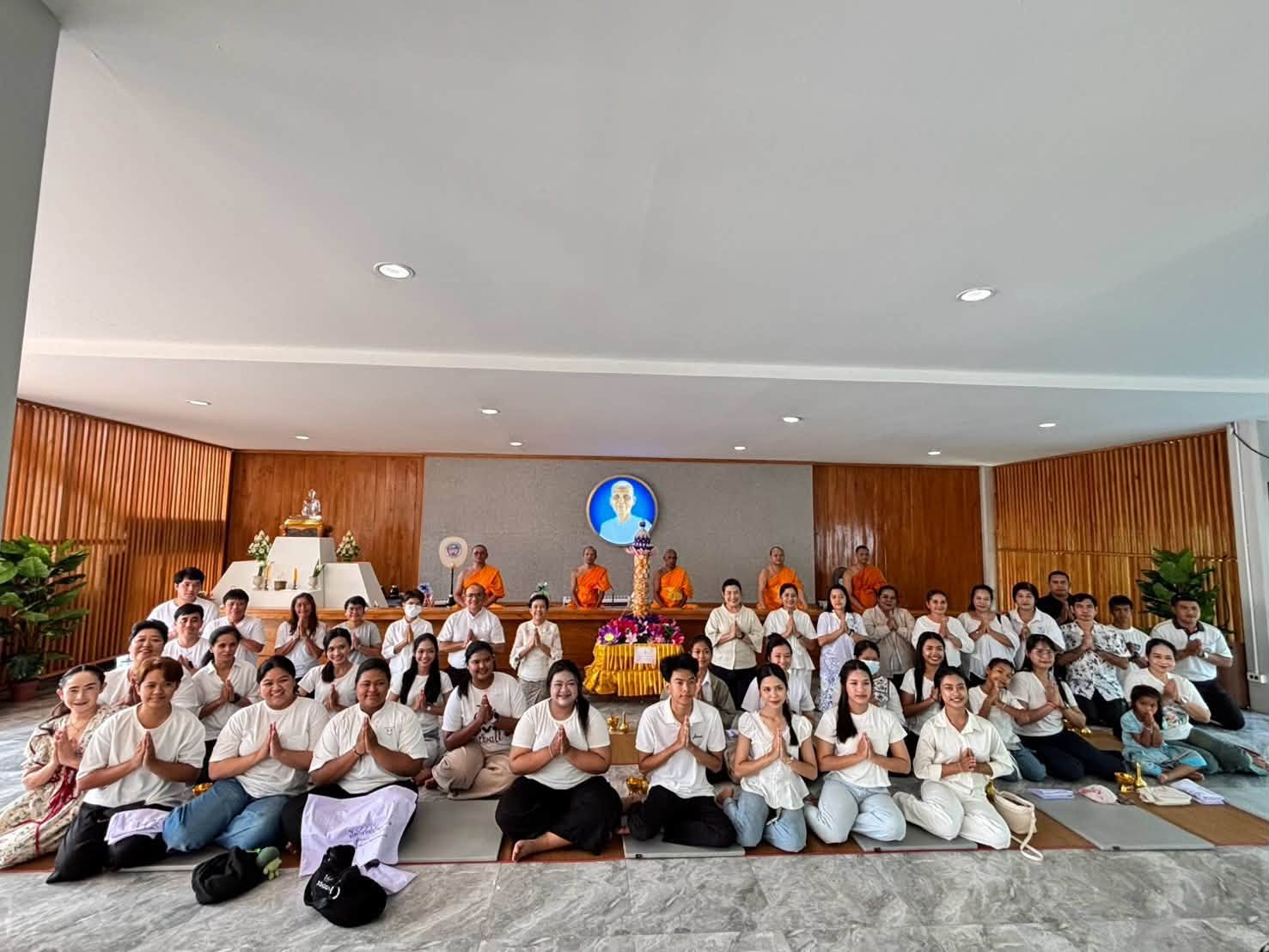 มหาวิทยาลัยนราธิวาสราชนครินทร์ จัดพิธีถวายเทียนพรรษาแด่คณะสงฆ์ที่พักสงฆ์บ้านร่มเย็น