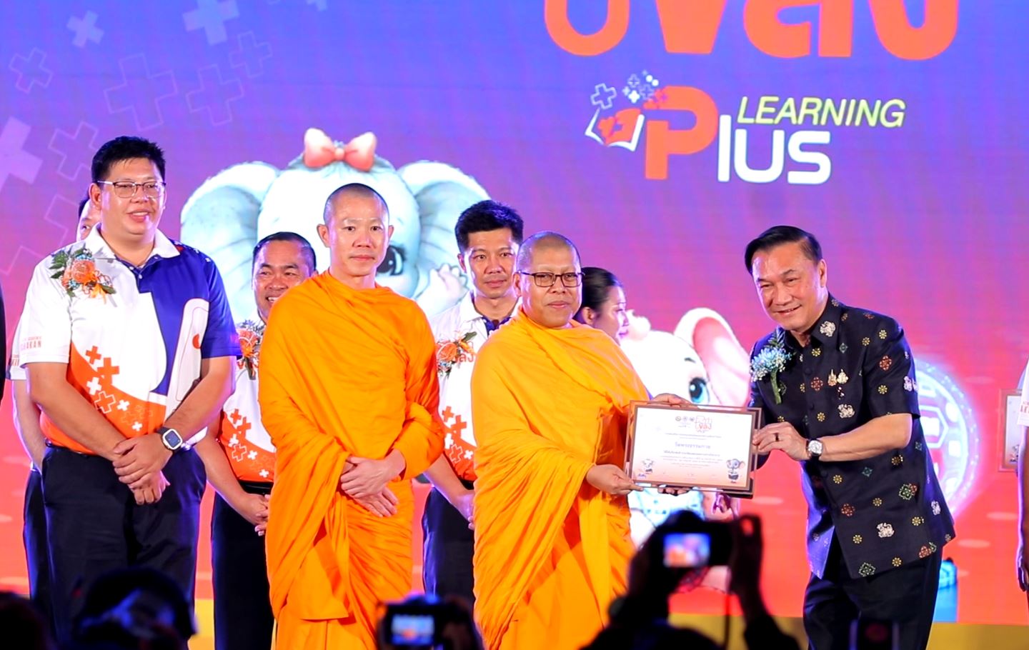วัดพระธรรมกาย มูลนิธิธรรมกาย และคณะศิษย์ สนับสนุนการแข่งขันทักษะวิชาการระดับภาคกลาง ครั้งที่ 19