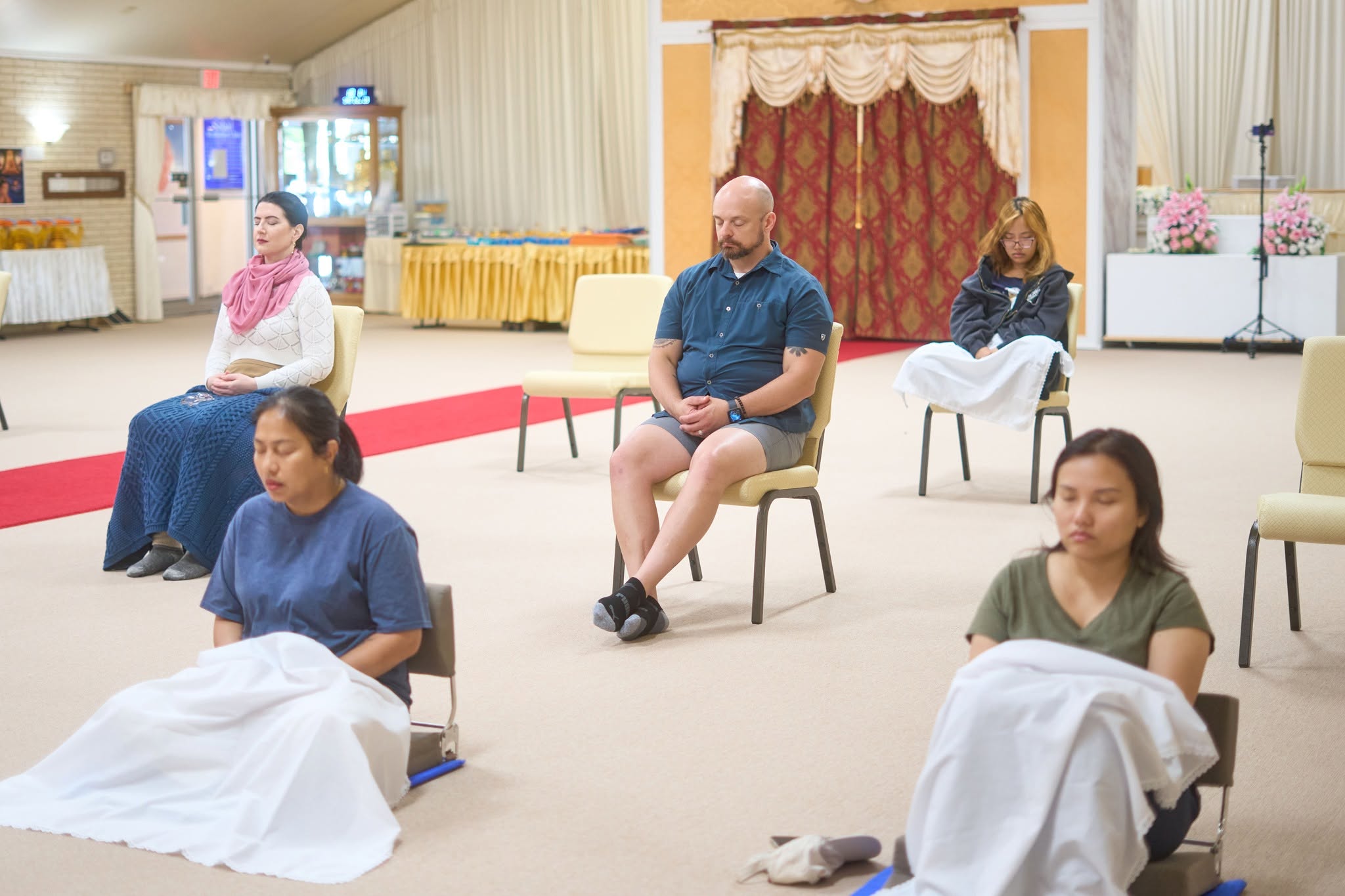 คลาสพระพุทธศาสนาและคลาสสมาธิ ณ วัดพระธรรมกายเท็กซัส