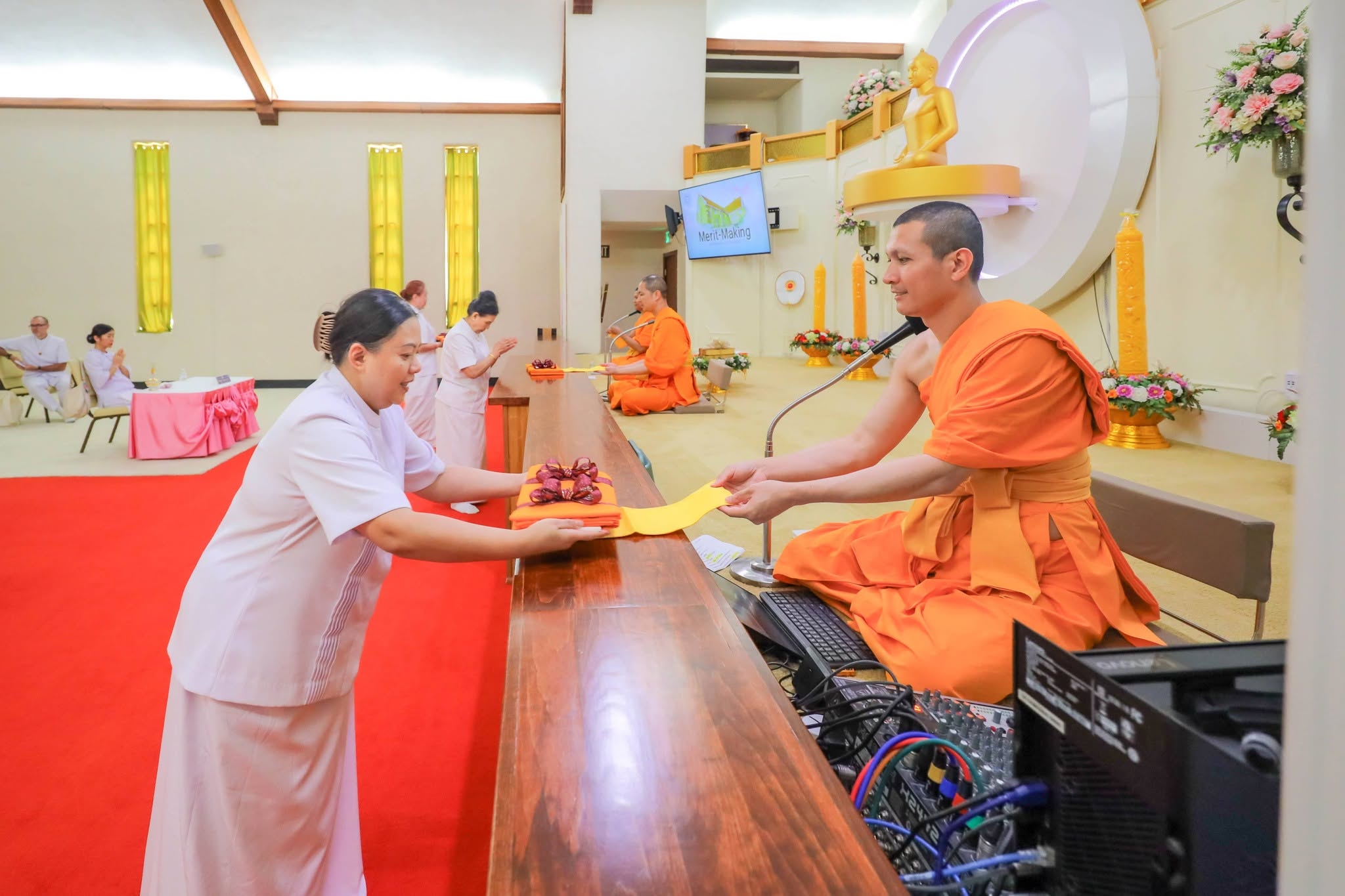 วัดพระธรรมกายแคนซัส จัดงานบุญวันอาทิตย์