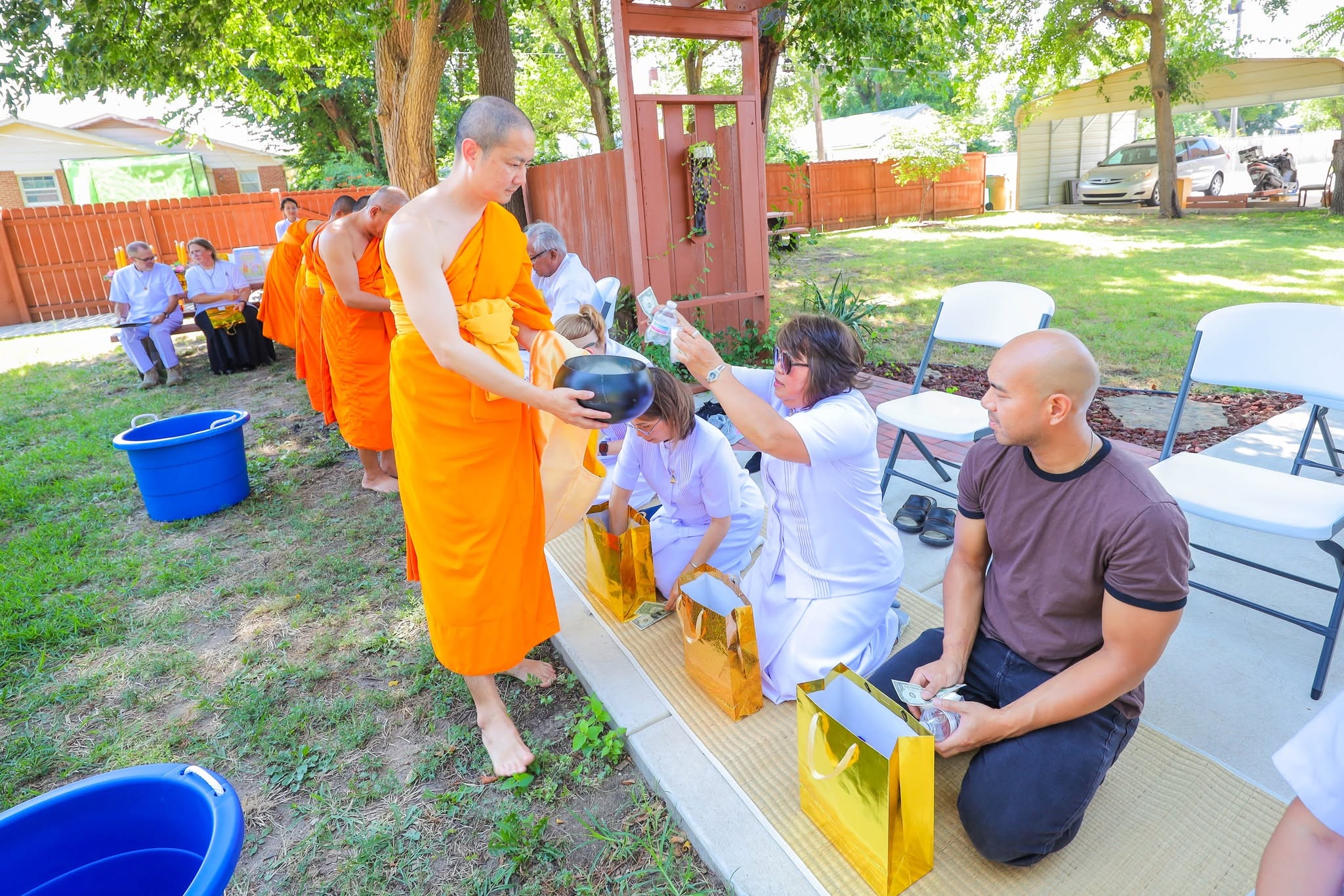 วัดพระธรรมกายแคนซัส จัดงานบุญวันอาทิตย์