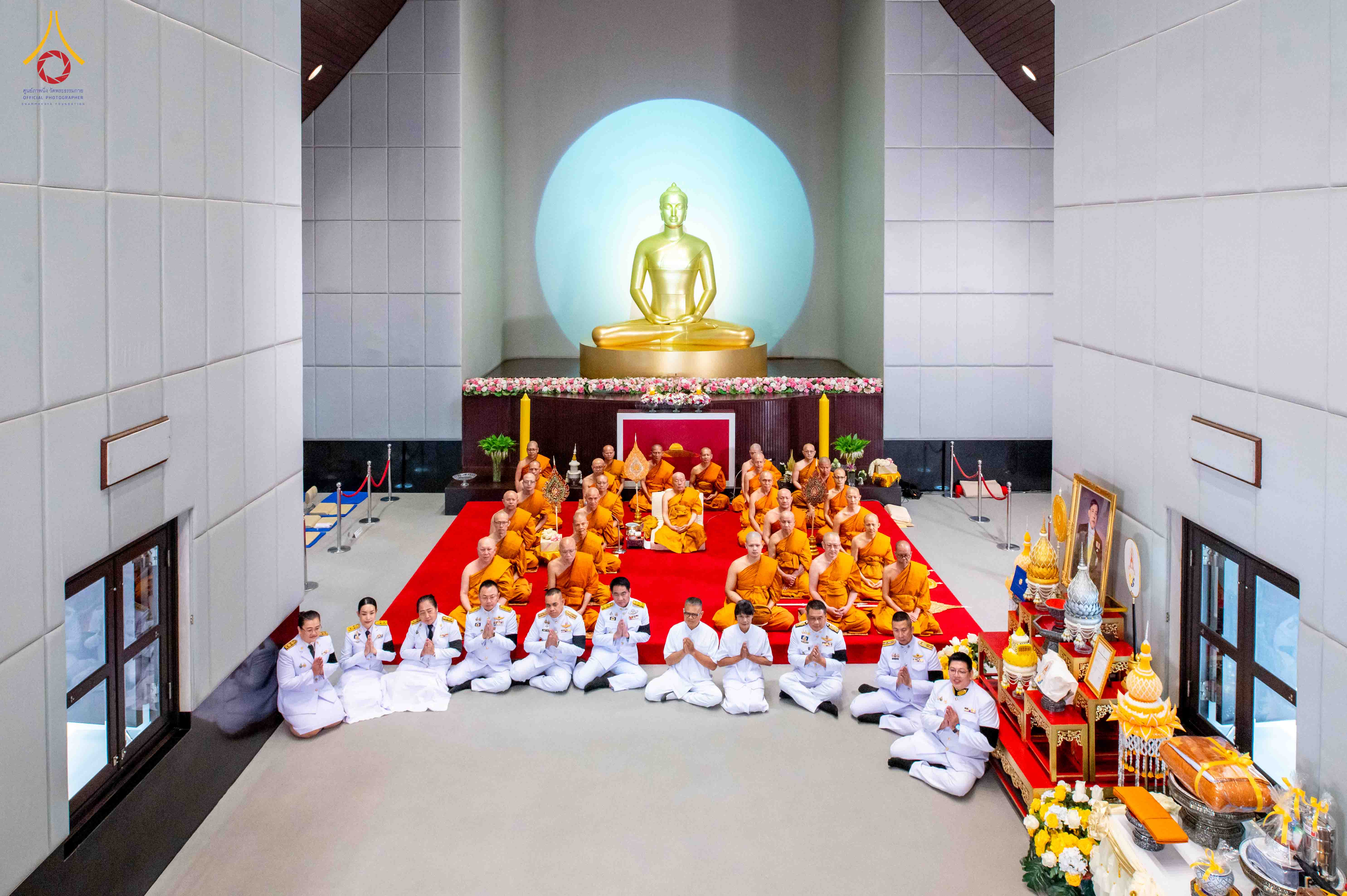 วัดพระธรรมกาย จัดพิธีอุปสมบทนาคในพระบรมราชานุเคราะห์