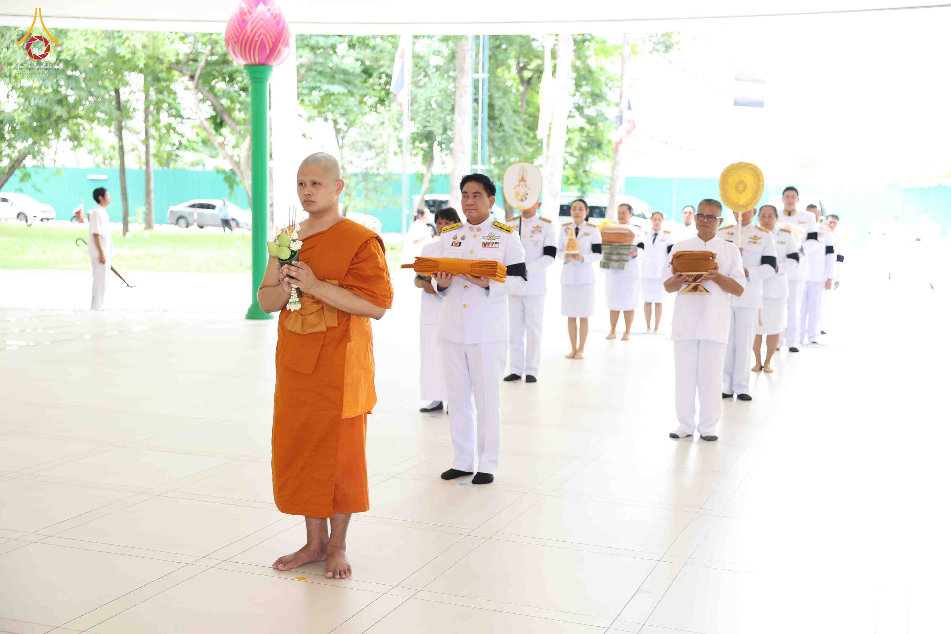 วัดพระธรรมกาย จัดพิธีอุปสมบทนาคในพระบรมราชานุเคราะห์