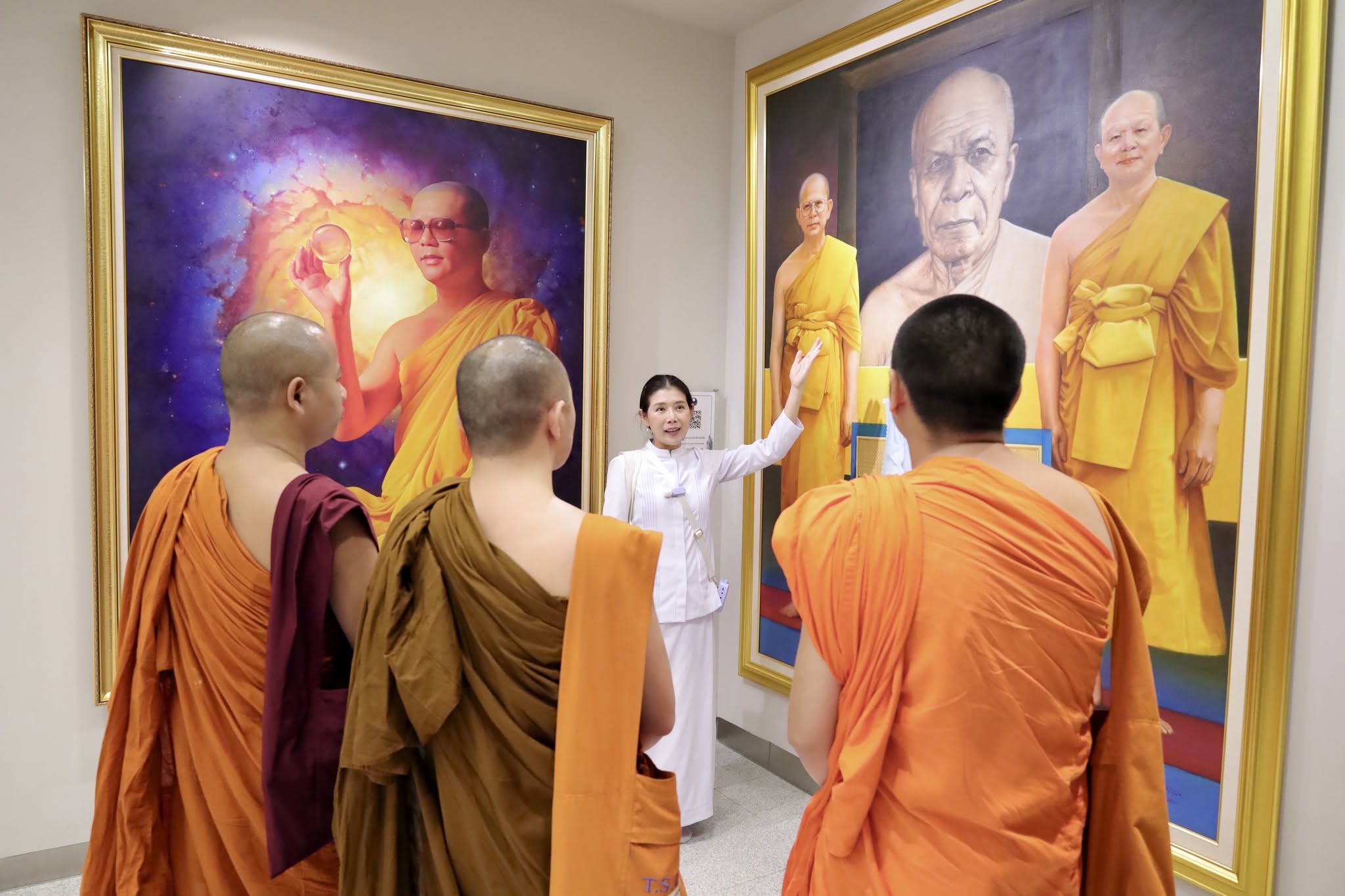 พระสงฆ์ชาวเมียนมาจากรัฐฉาน เดินทางมาเยี่ยมชมวัดพระธรรมกาย
