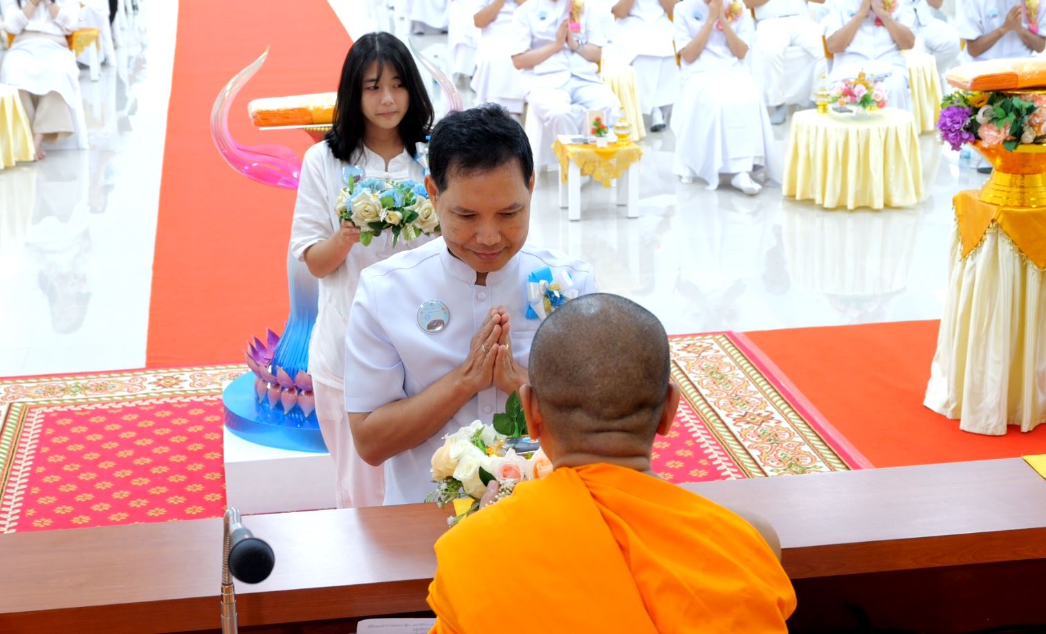 ศูนย์ปฏิบัติธรรม ธรรมธารา สายไหม จัดพิธีทอดผ้าป่าสมทบกฐิน และพิธีถวายประทีปโคมไฟใช้ในอาคารปฏิบัติธรรม