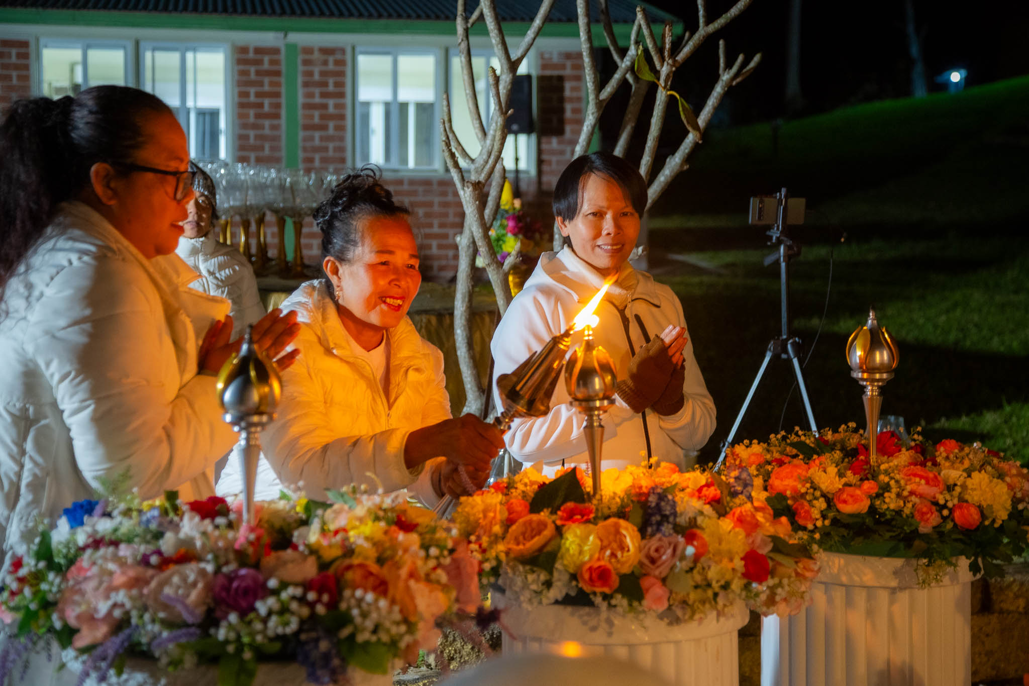 วัดพระธรรมกายนครซิดนีย์ จัดพิธีถวายเทียนพรรษาและจุดประทีป เนื่องในวันอาสาฬหบูชา