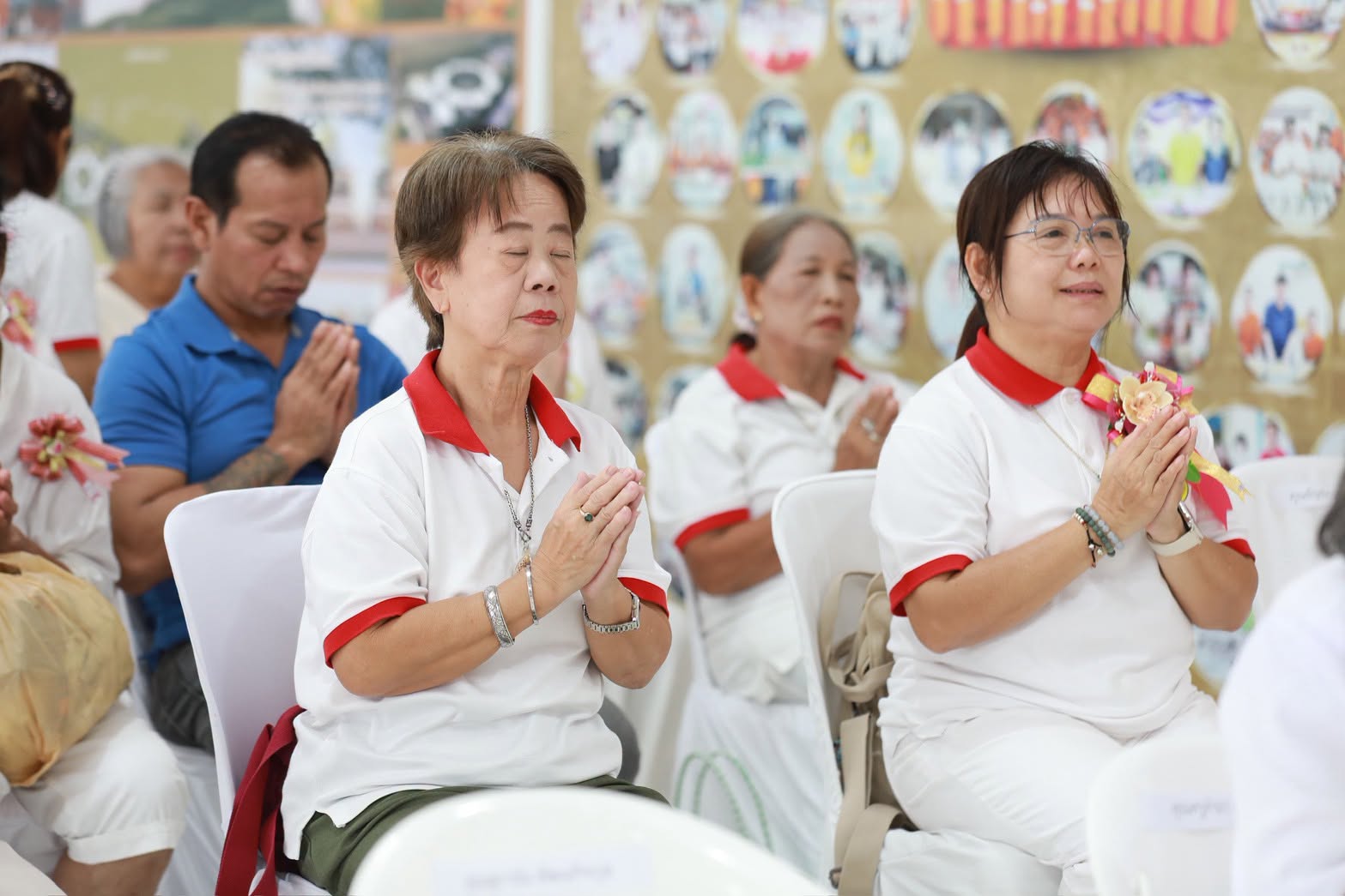 พิธีทอดผ้าป่าสร้างหมู่กุฏิสามเณร พิธีขอขมา และมอบบาตรผ้าไตร ณ ศูนย์ปฏิบัติธรรมเบญจธรรม ปทุมธานี
