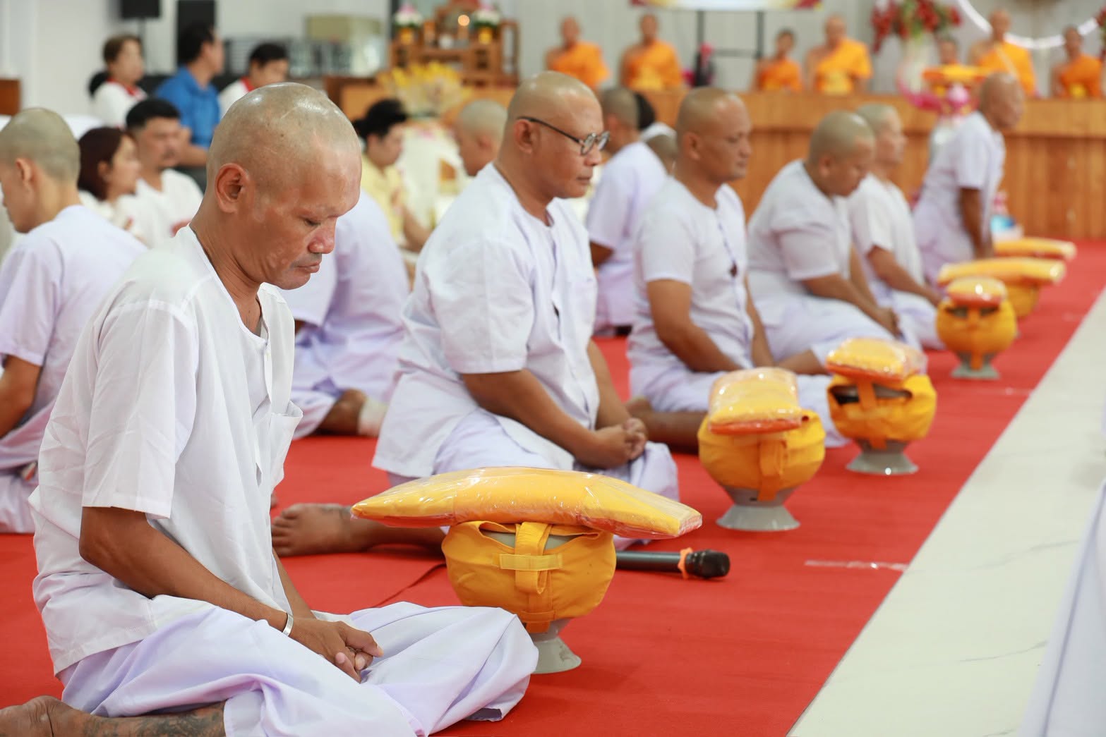 พิธีทอดผ้าป่าสร้างหมู่กุฏิสามเณร พิธีขอขมา และมอบบาตรผ้าไตร ณ ศูนย์ปฏิบัติธรรมเบญจธรรม ปทุมธานี