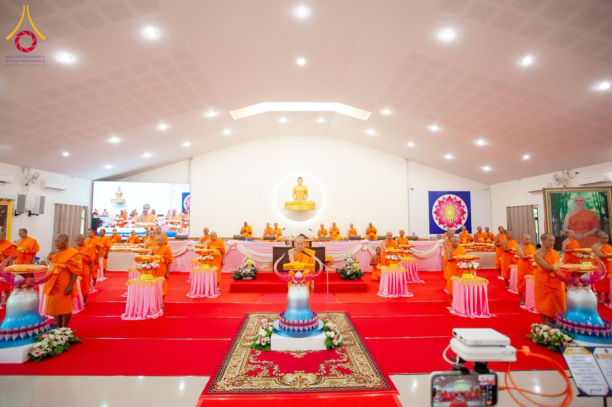 ศูนย์ปฏิบัติธรรมสระบุรี จัดพิธีทอดผ้าป่า โปรยรัตนชาติ และเทคอนกรีต เสาเข็มเจาะมหามงคลแห่งแรก สถาปนาองค์พระเจดีย์ เพื่อสร้างสันติภาพโลก