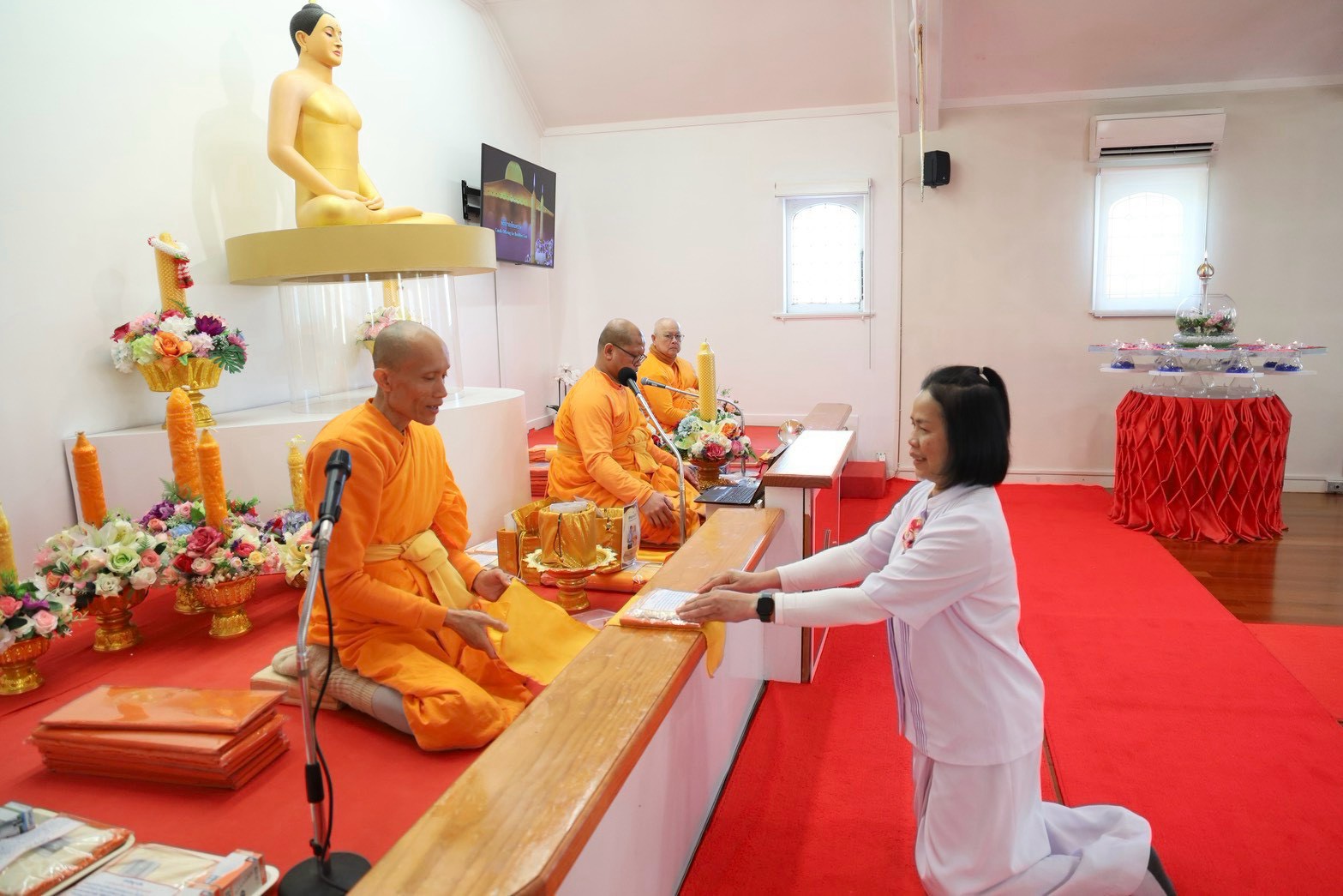 วัดพระธรรมกายโอ๊คแลนด์ จัดงานบุญบูชาข้าวพระ