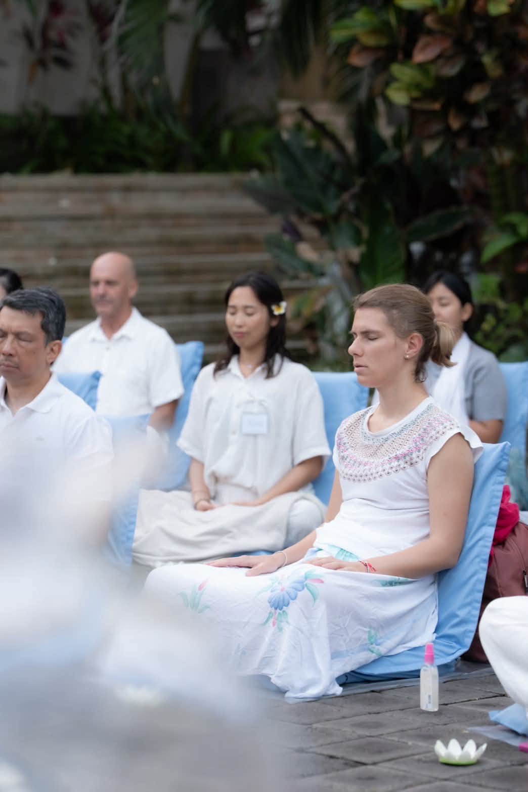 ศูนย์ปฏิบัติธรรมบาหลี จัดกิจกรรมนั่งสมาธิและพิธีจุดประทีปรำลึก