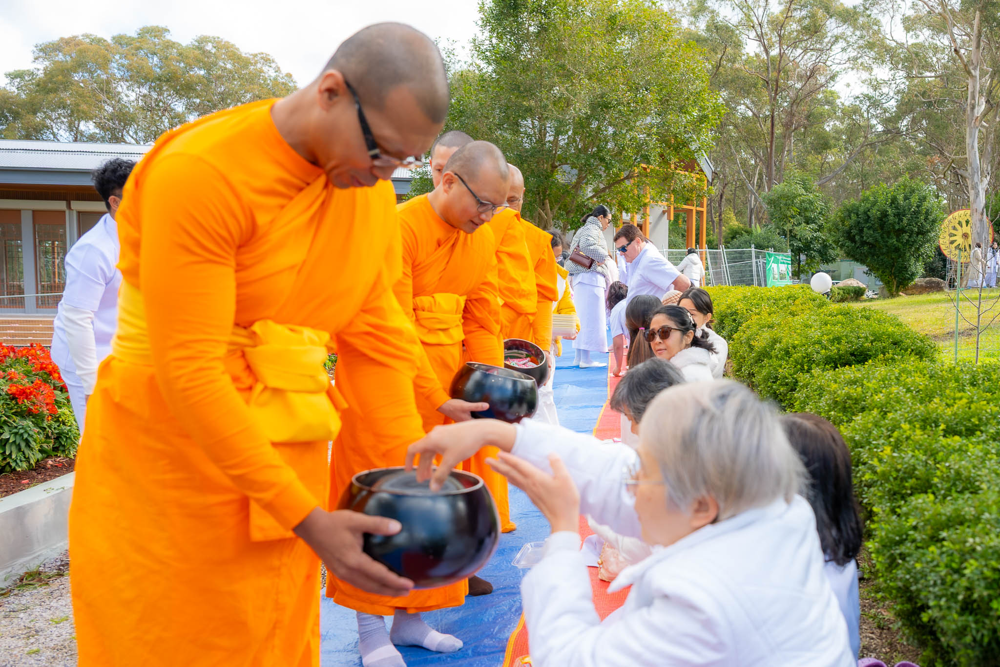 วัดพระธรรมกายนครซิดนีย์ จัดพิธีบูชาข้าวพระ