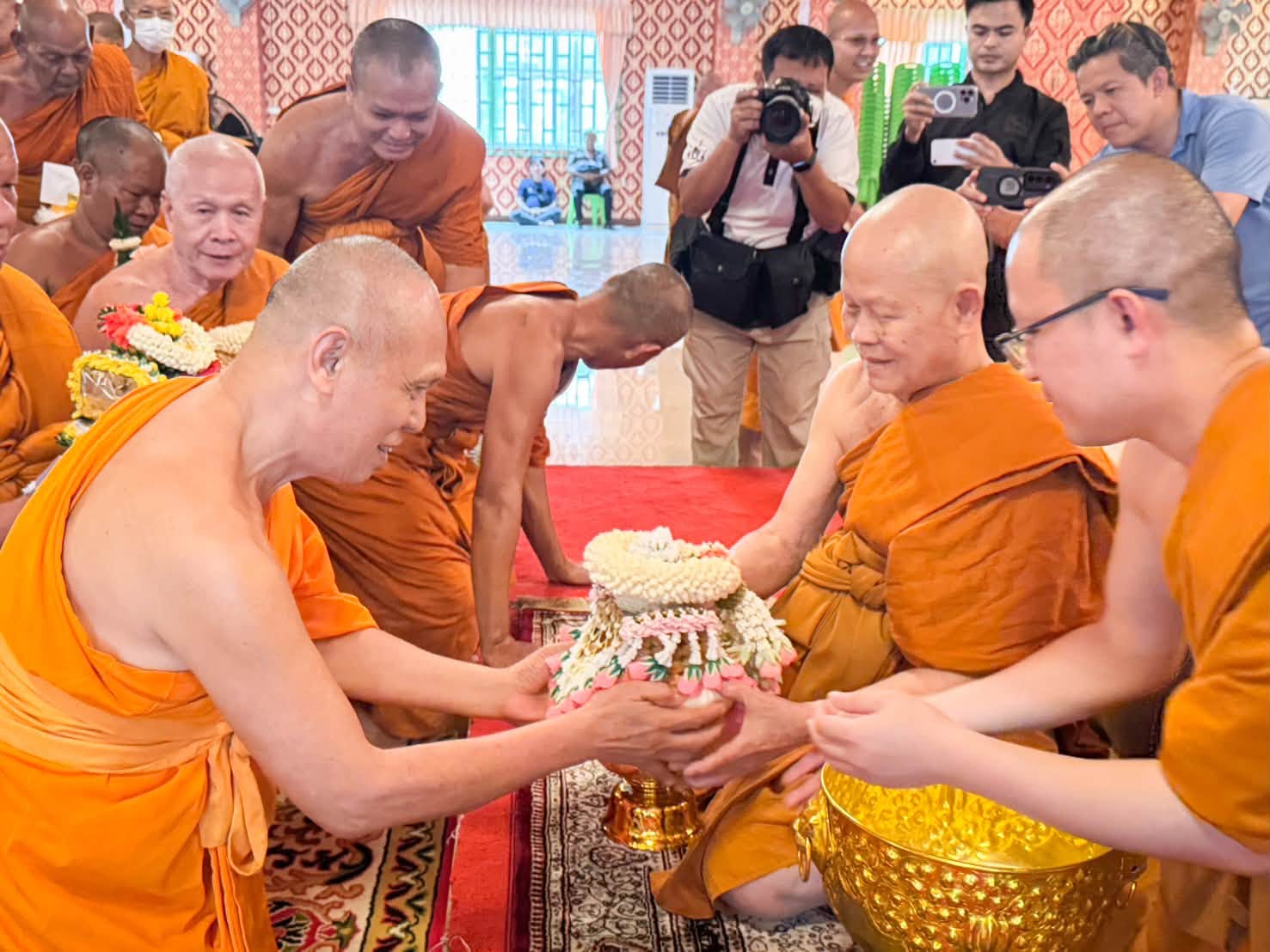 คณะสงฆ์จังหวัดปทุมธานี ประกอบพิธีสามีจิกรรมถวายเจ้าคณะจังหวัดปทุมธานี