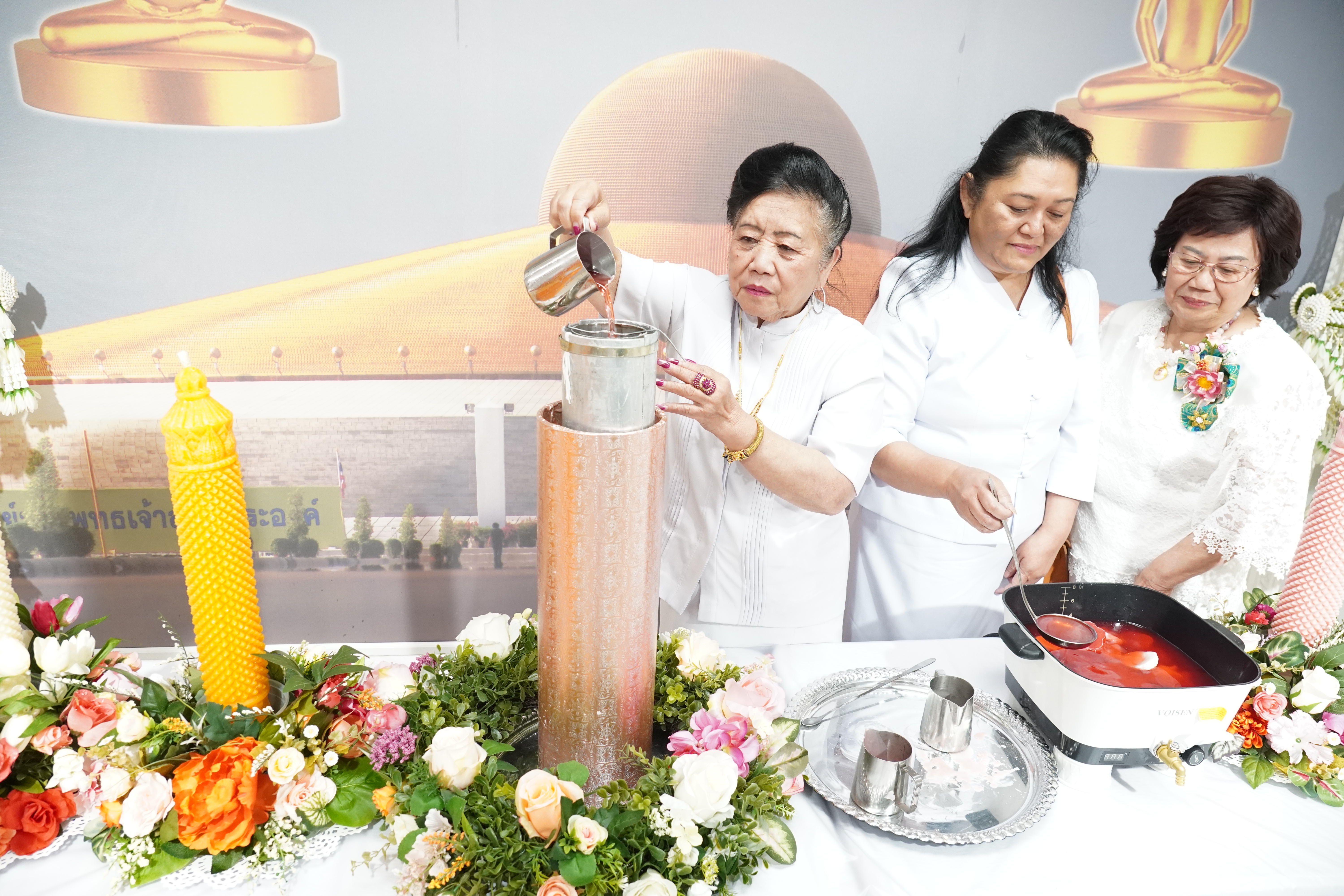 วัดพระธรรมกายซีแอตเติล จัดงานบุญบูชาข้าวพระ