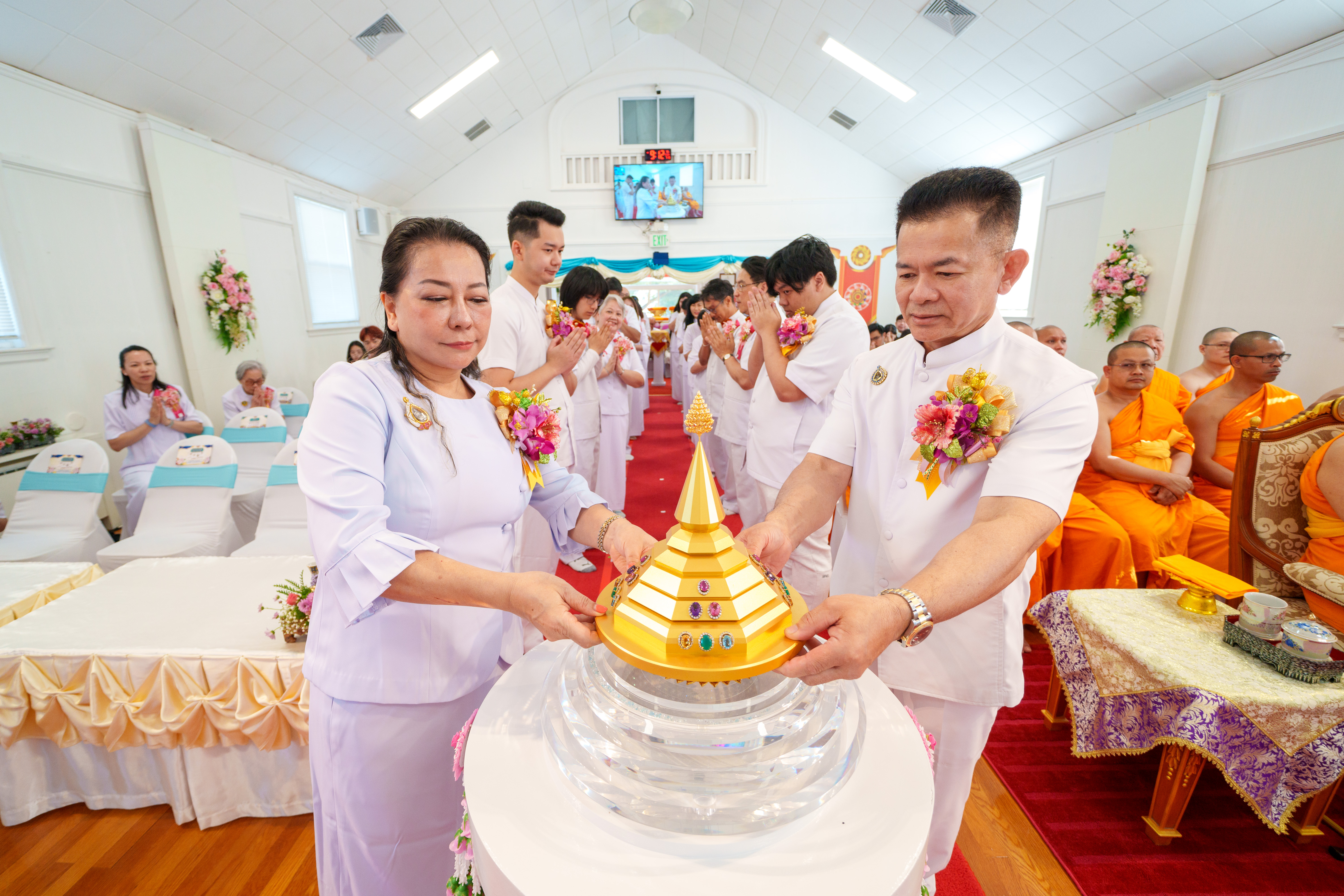 วัดพระธรรมกายบอสตัน จัดพิธีสมโภชองค์พระประธาน พิธีอัญเชิญและบรรจุพระบรมสารีริกธาตุ