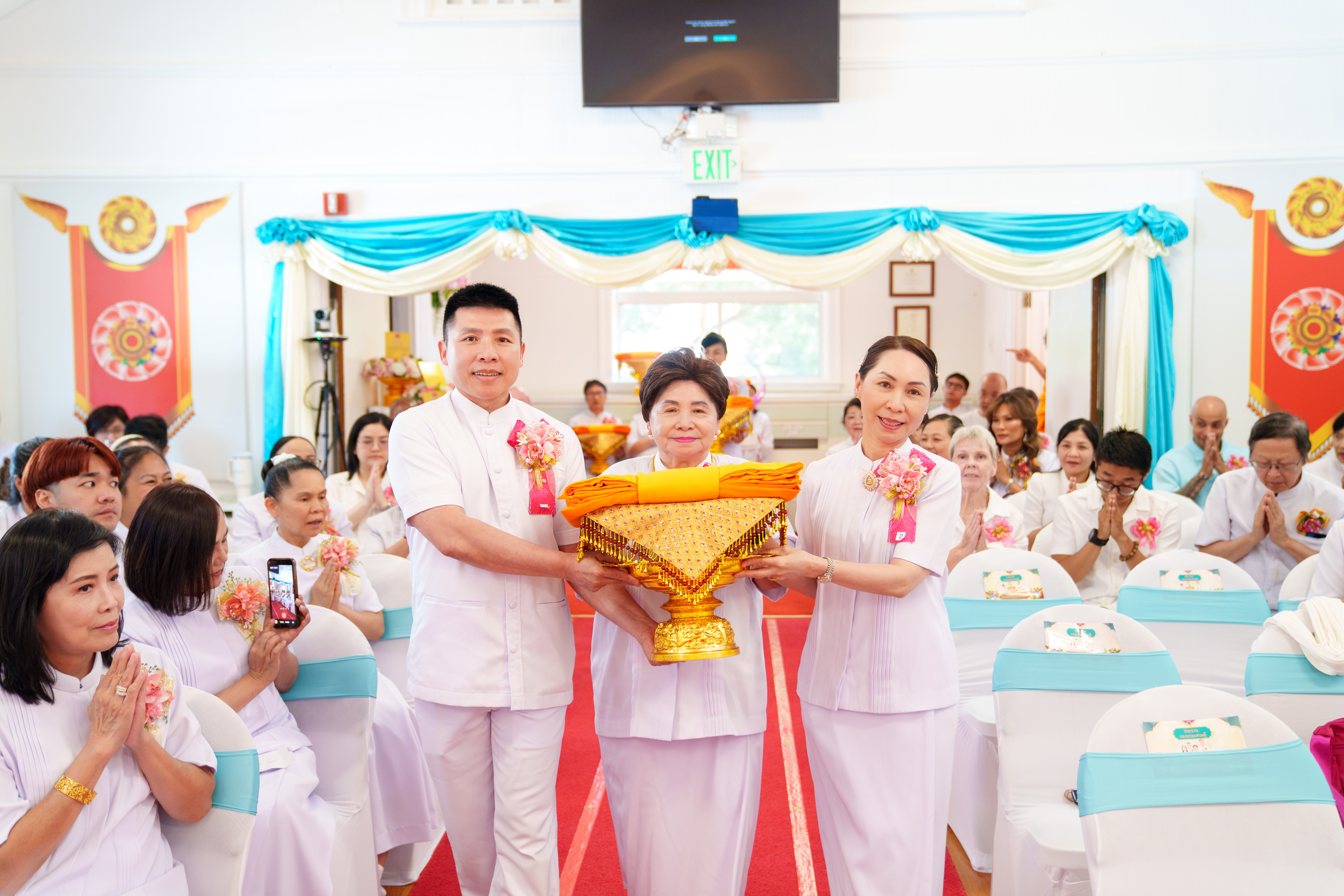 วัดพระธรรมกายบอสตัน จัดพิธีสมโภชองค์พระประธาน พิธีอัญเชิญและบรรจุพระบรมสารีริกธาตุ