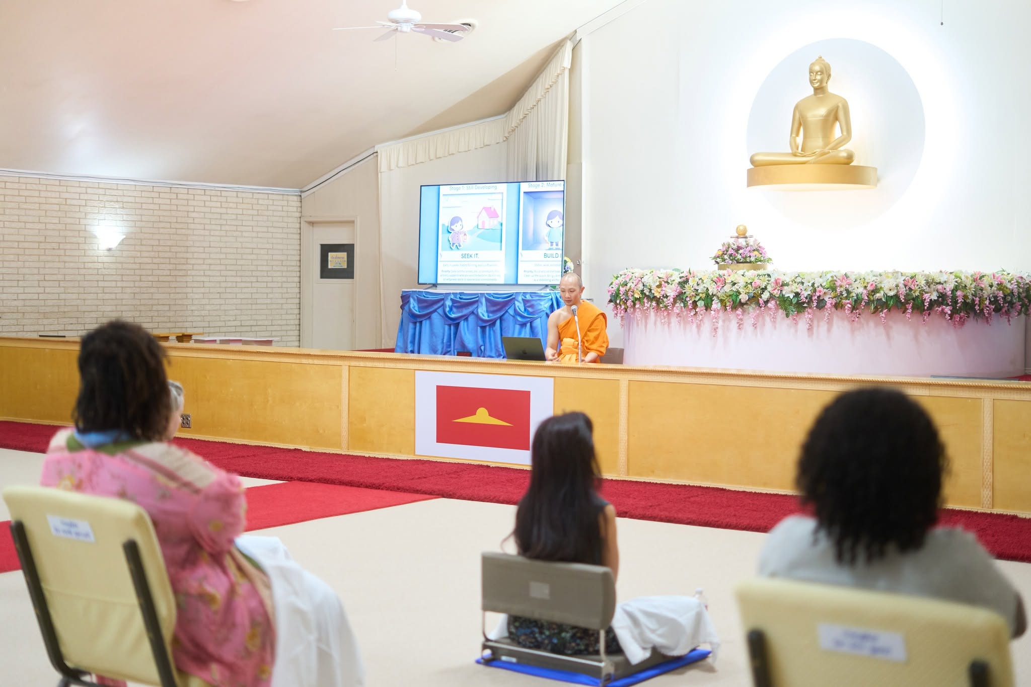 คลาสพระพุทธศาสนาและคลาสสมาธิ ณ วัดพระธรรมกายเท็กซัส