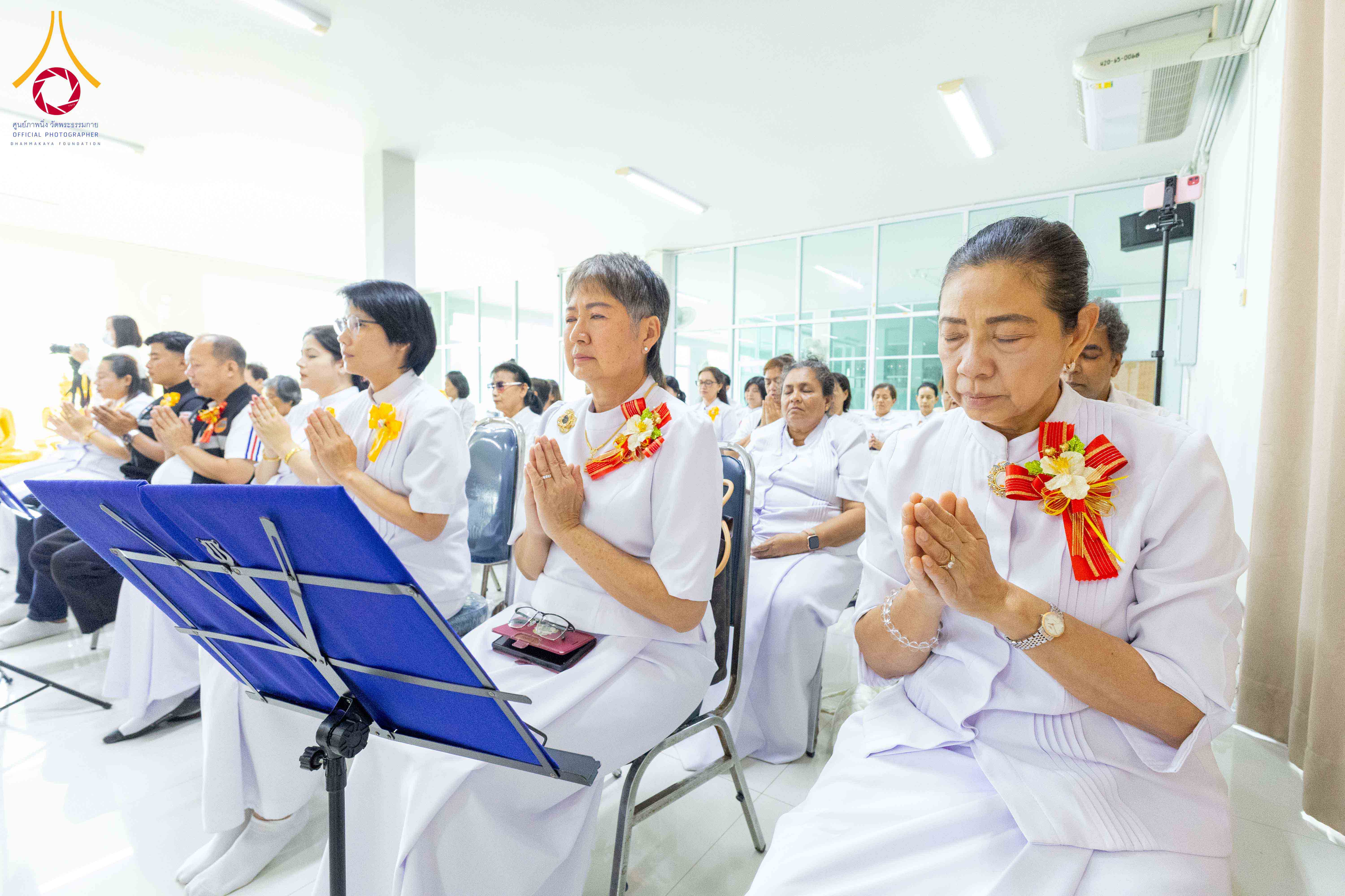 เทศบาลตำบลหนองเสือ ร่วมกับ องค์การพุทธโลก ถวายพระประธาน 22 องค์ สู่ดินแดนพุทธภูมิ