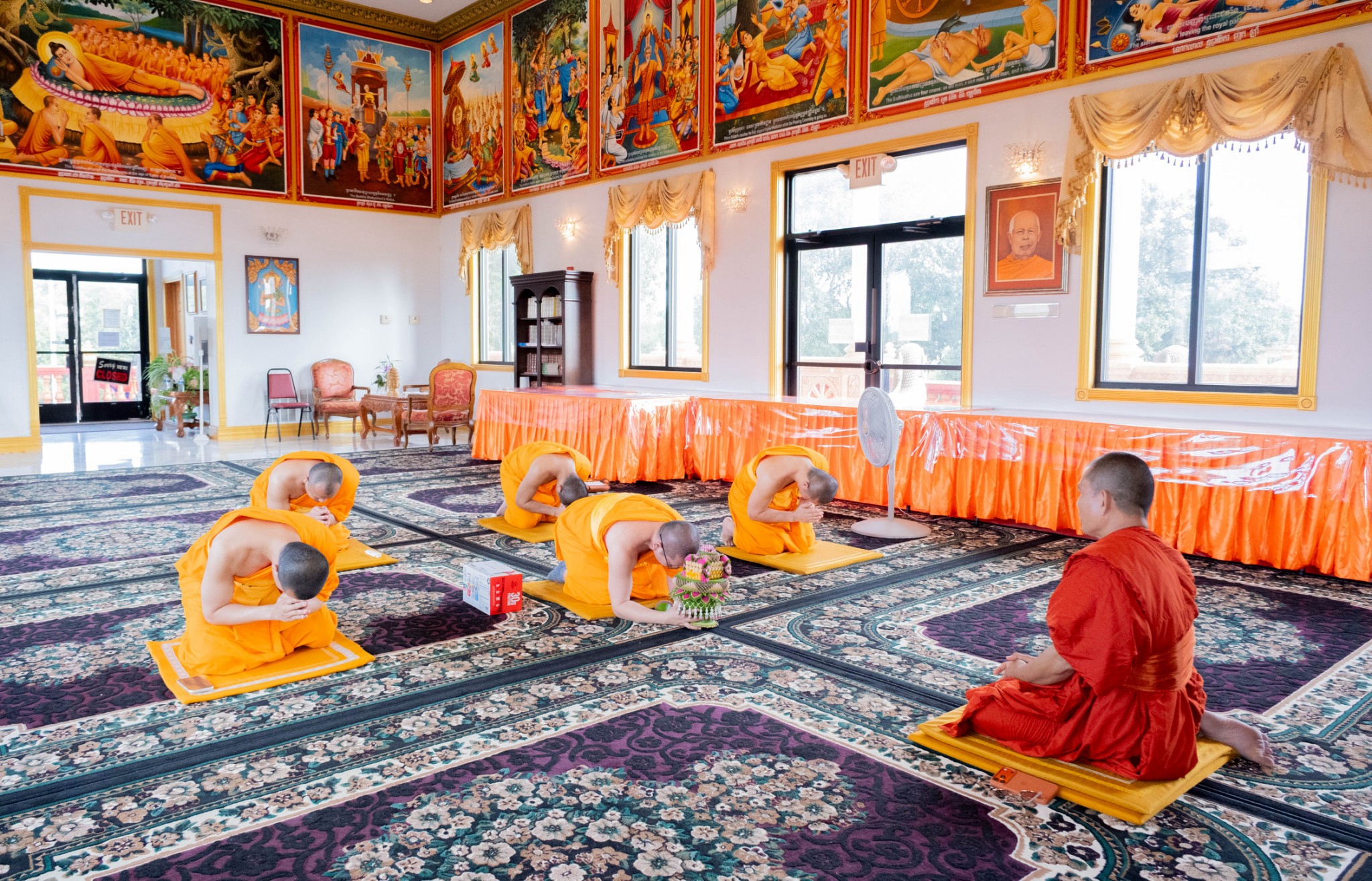 คณะสงฆ์วัดพระธรรมกายมินเนโซตา กราบทำวัตรพระผู้ใหญ่ เนื่องในเทศกาลเข้าพรรษา