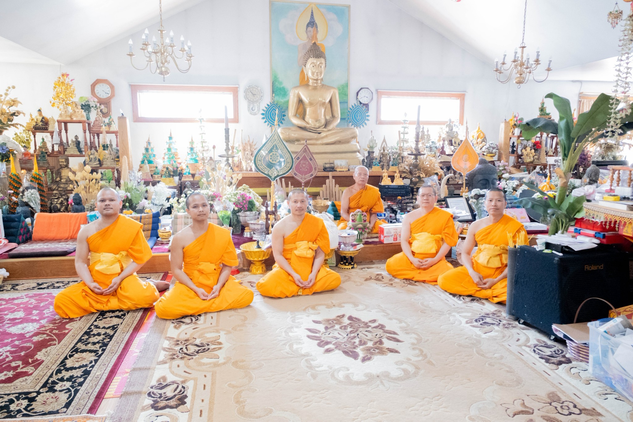 คณะสงฆ์วัดพระธรรมกายมินเนโซตา กราบทำวัตรพระผู้ใหญ่ เนื่องในเทศกาลเข้าพรรษา