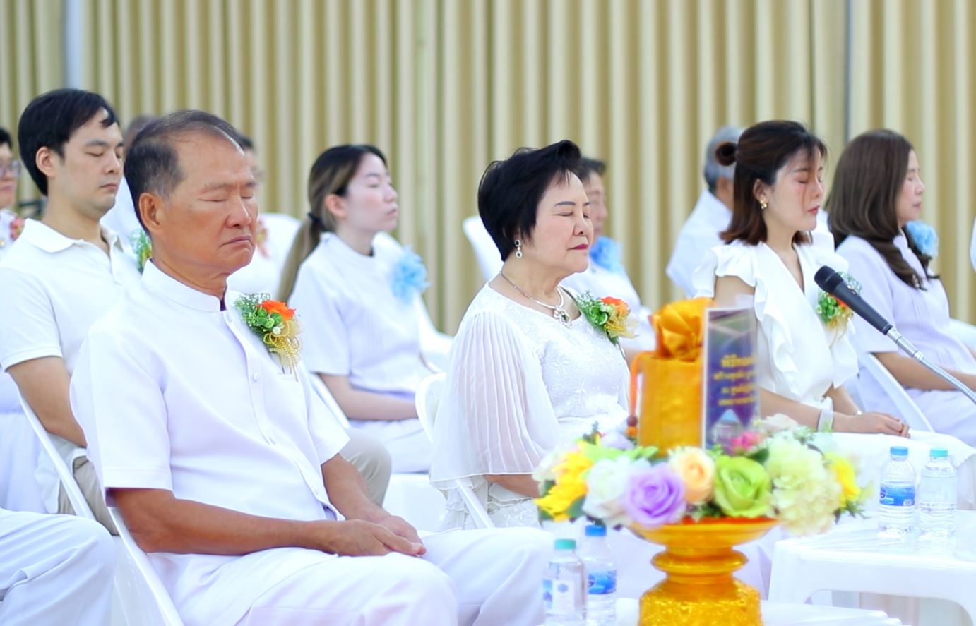 ศูนย์ปฏิบัติธรรมน้ำใสใจสว่าง จัดพิธีทอดผ้าป่าสมทบกฐิน ครั้งที่ 1