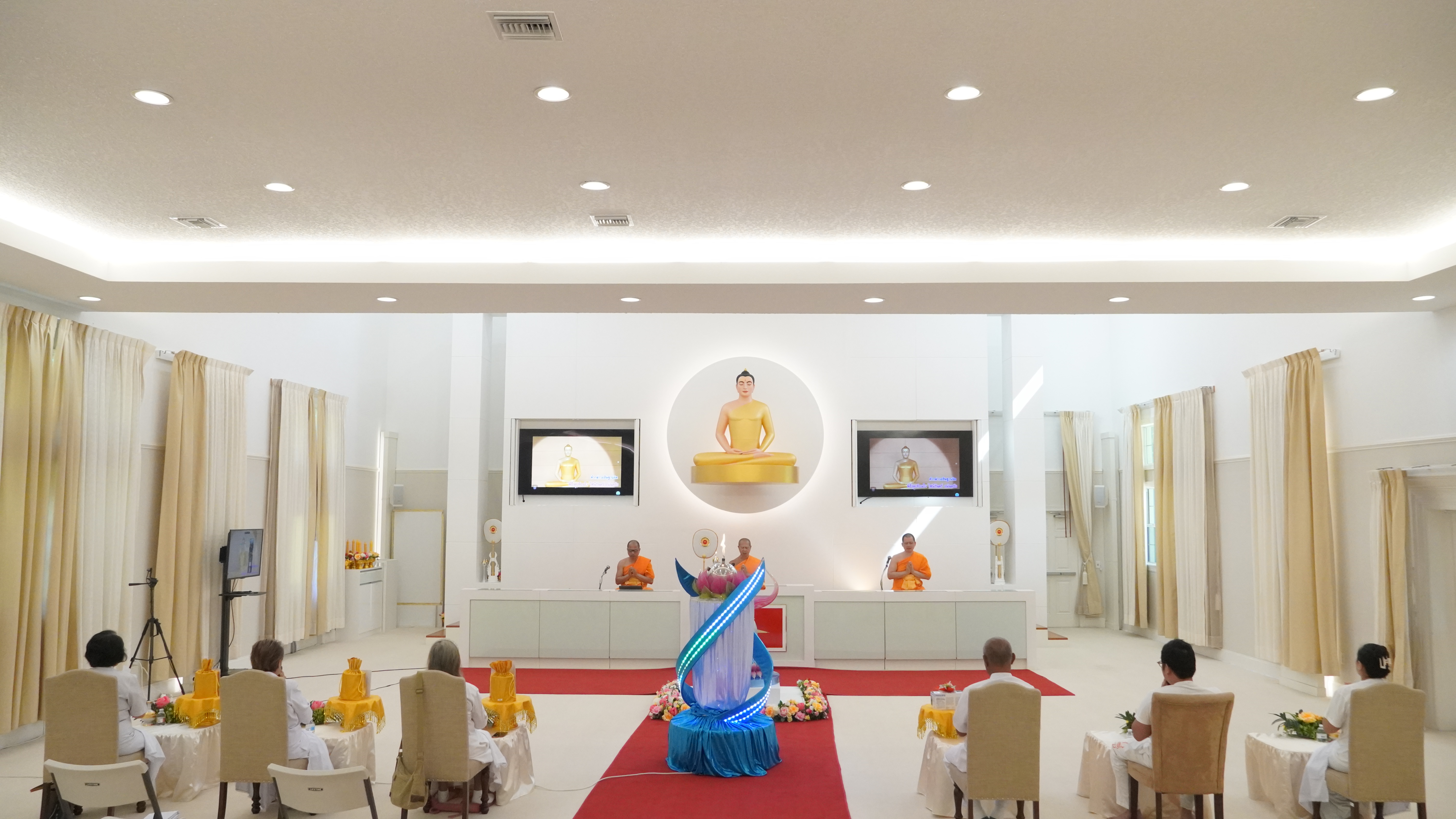 วัดพระธรรมกายฟลอริดา จัดพิธีจุดเทียนใจไฟนิรันดร์อนันตชัย