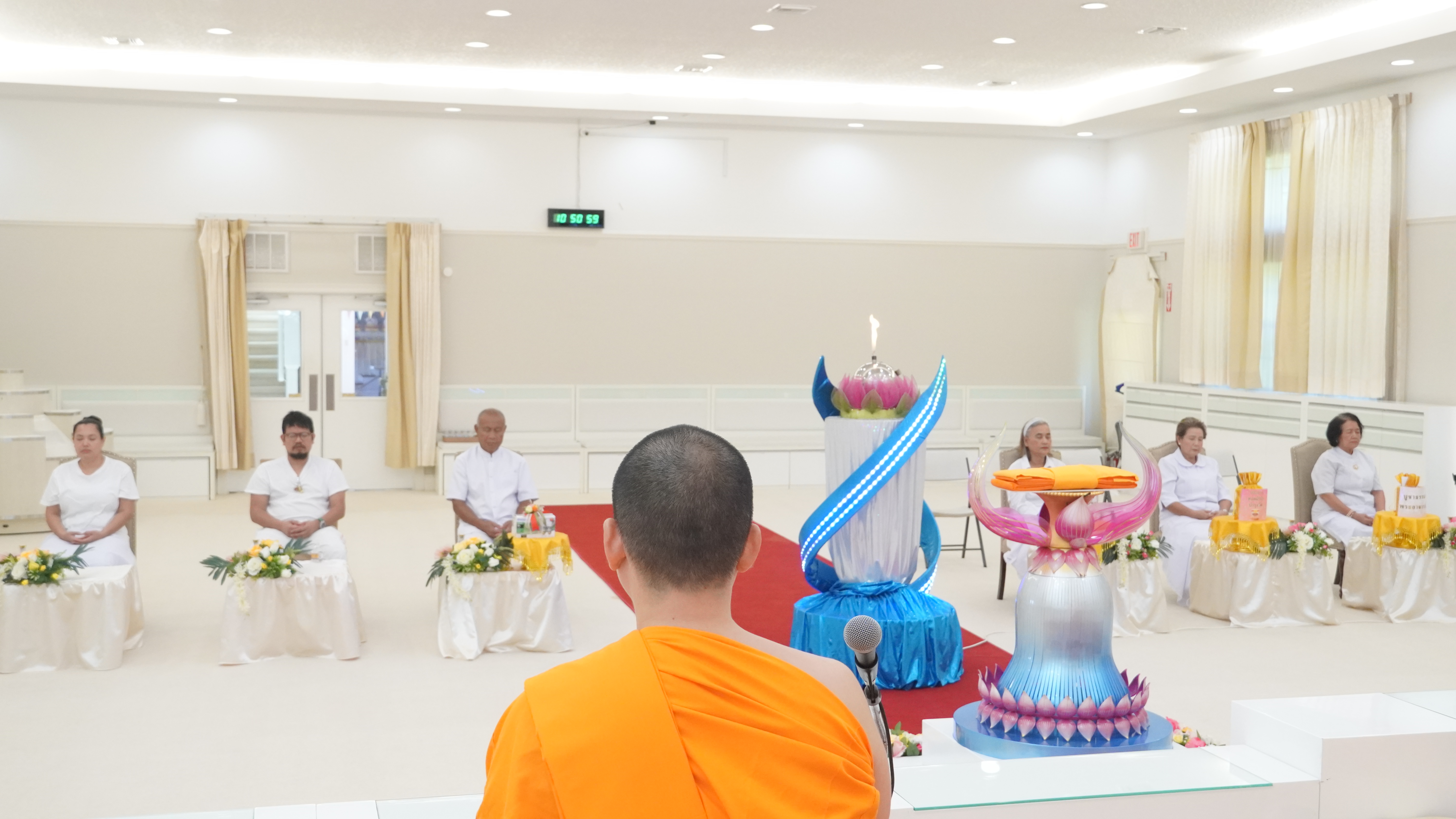 วัดพระธรรมกายฟลอริดา จัดพิธีจุดเทียนใจไฟนิรันดร์อนันตชัย
