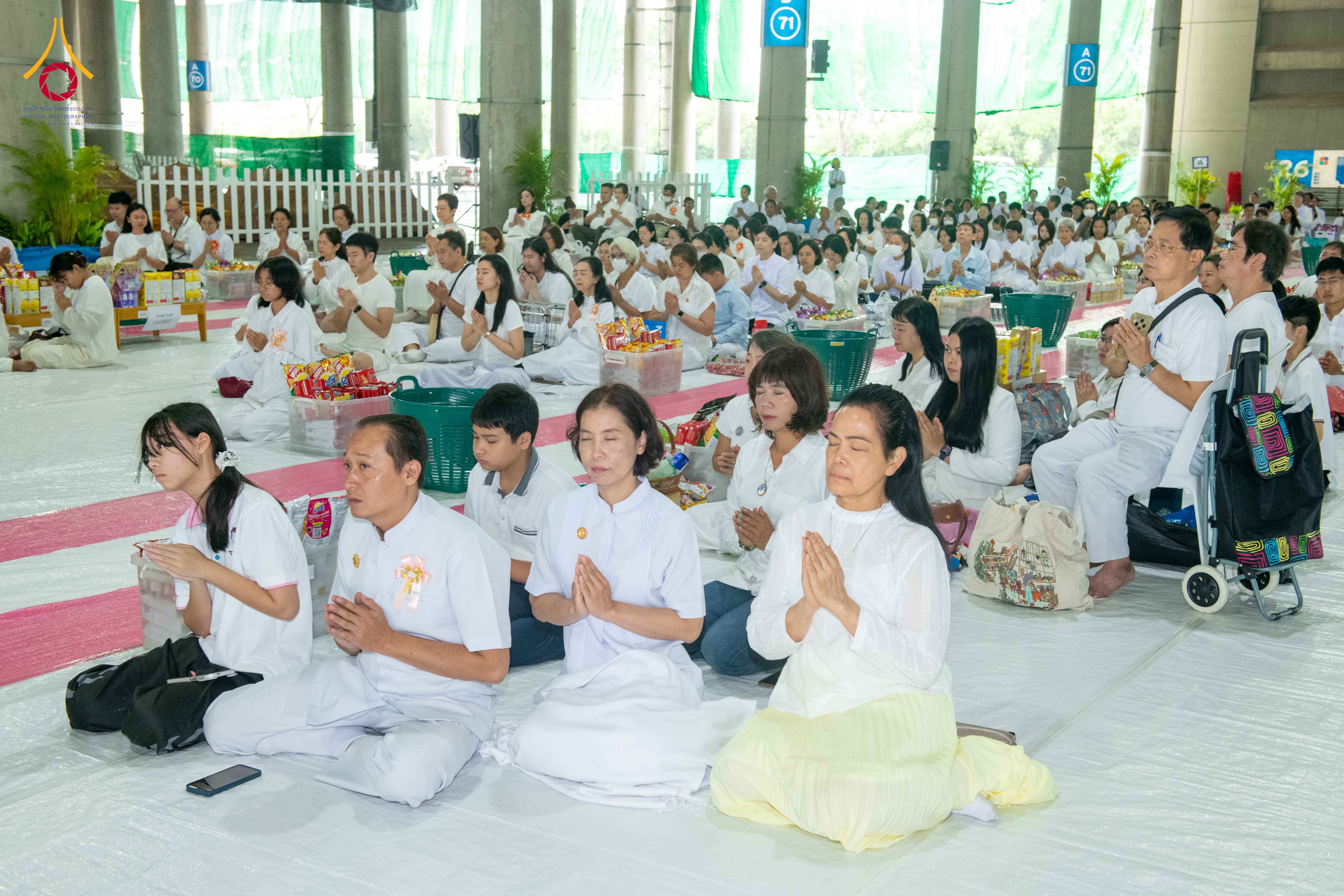 พิธีตักบาตรฉลองพระใหม่ โครงการบรรพชาและอุปสมบทหมู่ รุ่นเข้าพรรษา