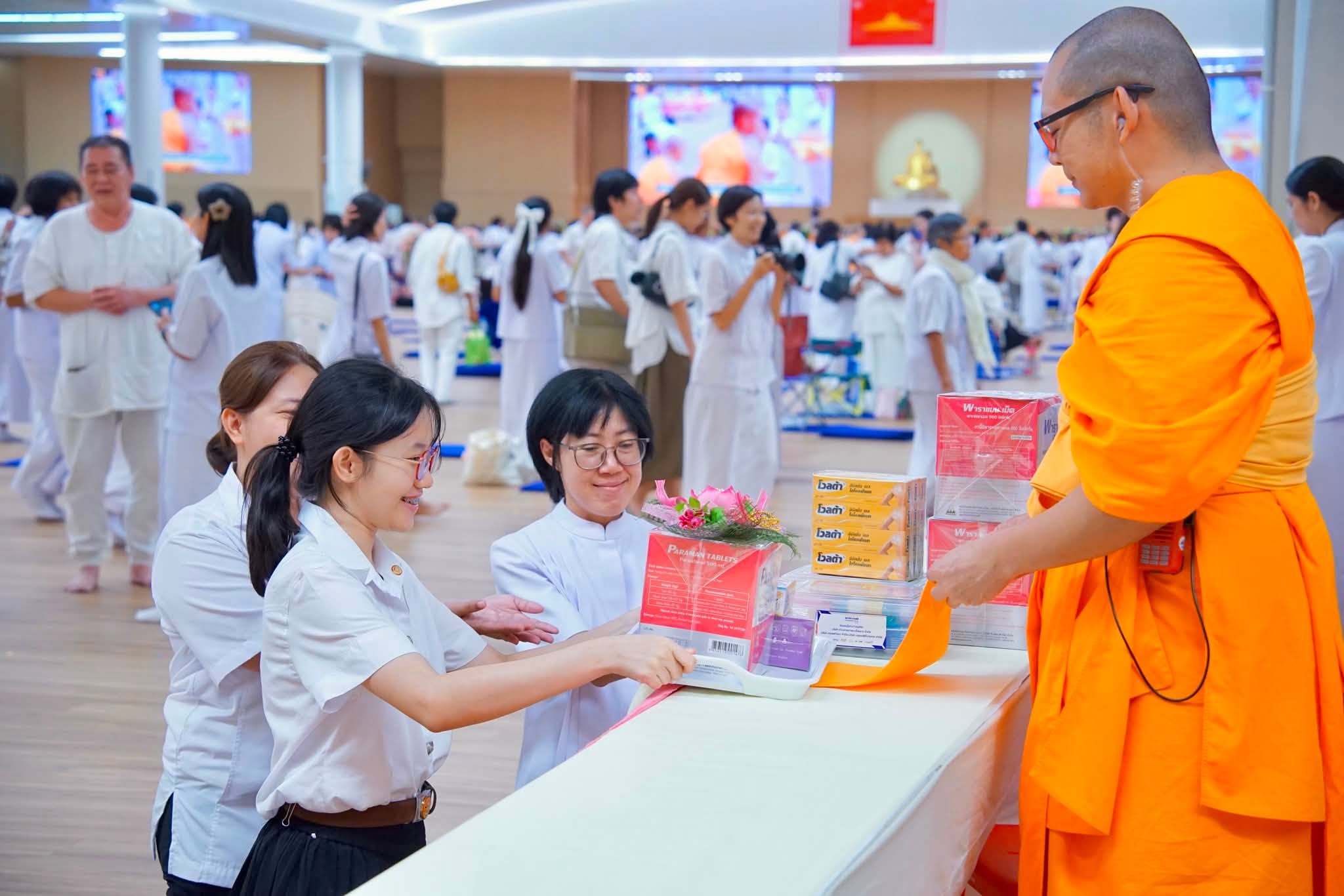 วัดพระธรรมกาย จัดพิธีมุทิตาสักการะพระราชาคณะ และพิธีถวายคิลานเภสัช
