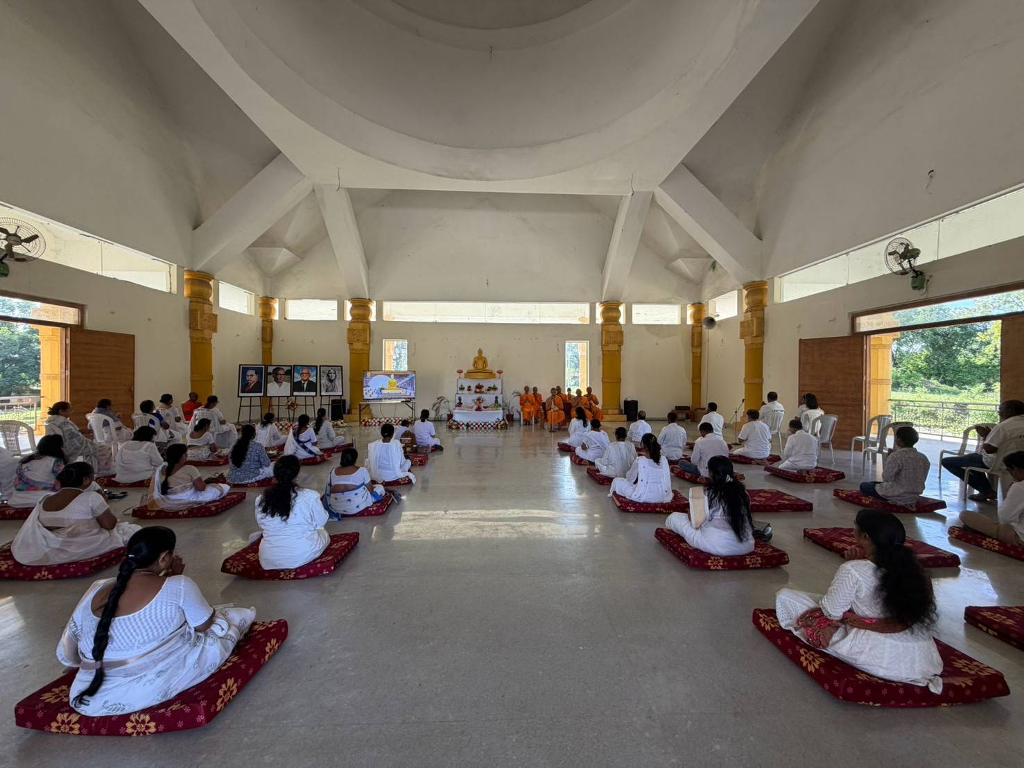 คณะพระภิกษุสงฆ์วัดพุทธสันติวัน ธรรมชัย ปฏิบัติศาสนกิจเผยแผ่พระพุทธศาสนาวิชชาธรรมกายในประเทศอินเดีย