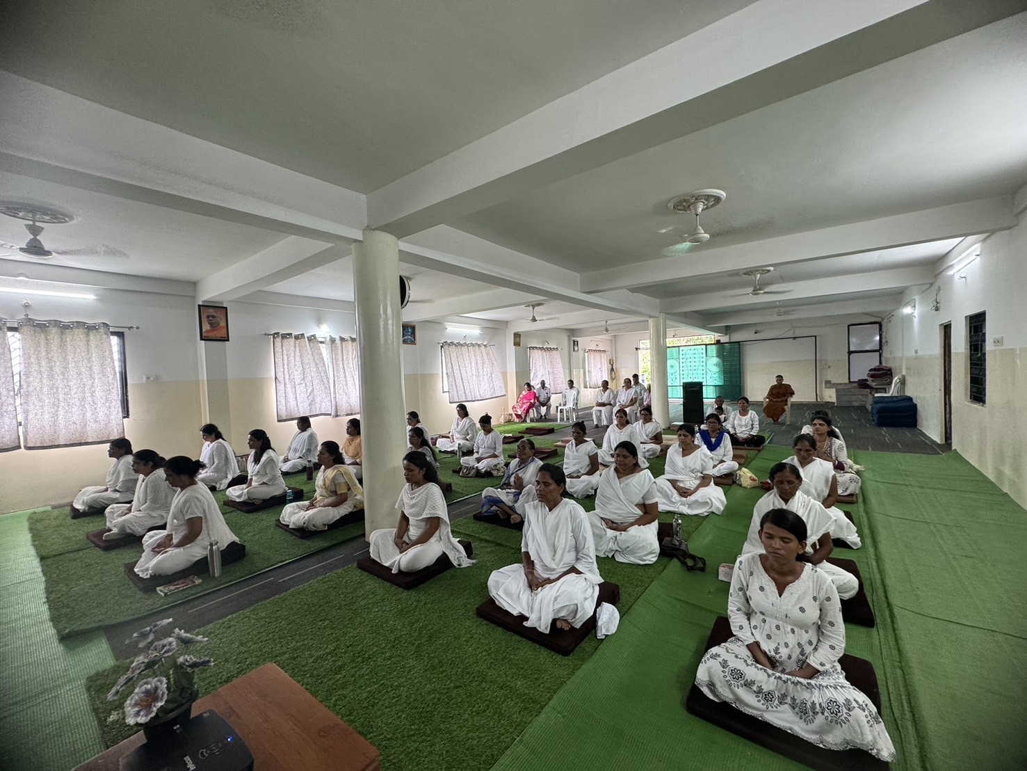คณะพระภิกษุสงฆ์วัดพุทธสันติวัน ธรรมชัย ปฏิบัติศาสนกิจเผยแผ่พระพุทธศาสนาวิชชาธรรมกายในประเทศอินเดีย