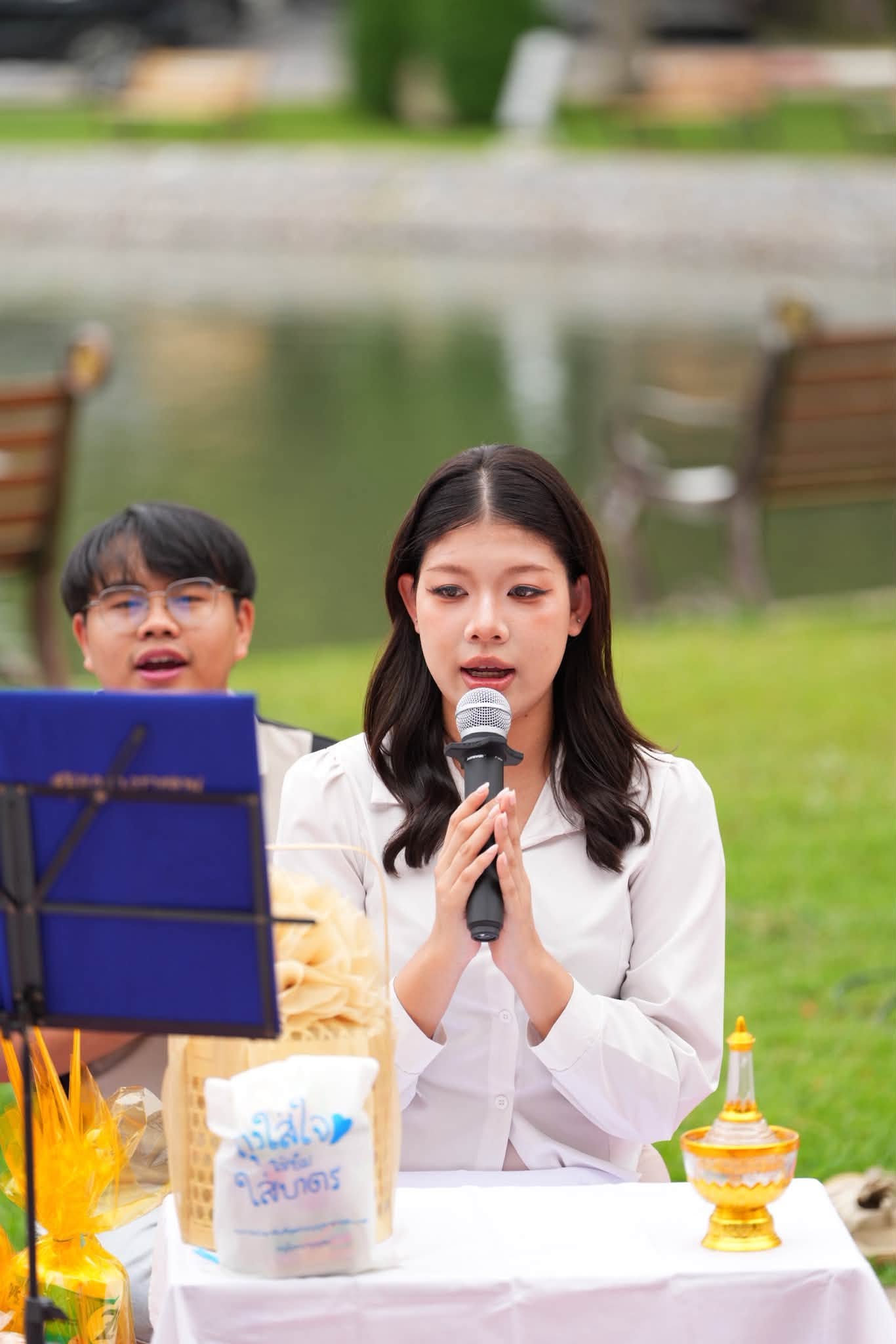 ชุมนุมศึกษาพุทธศาสตร์และประเพณี มหาวิทยาลัยธรรมศาสตร์ จัดงาน 92 ปี ธรรมศาสตร์ ตักบาตรพระ 100 รูป