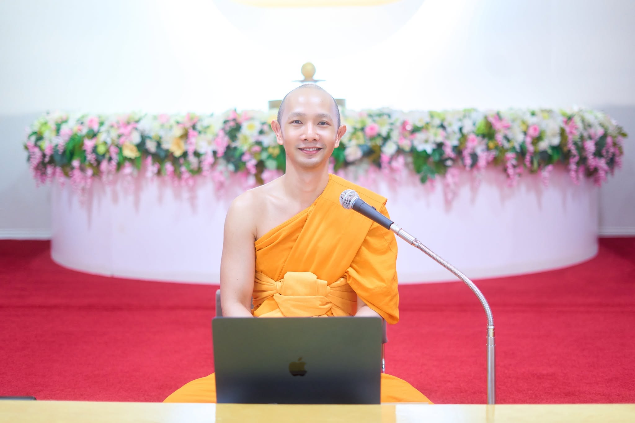 คลาสพระพุทธศาสนาและคลาสสมาธิ ณ วัดพระธรรมกายเท็กซัส