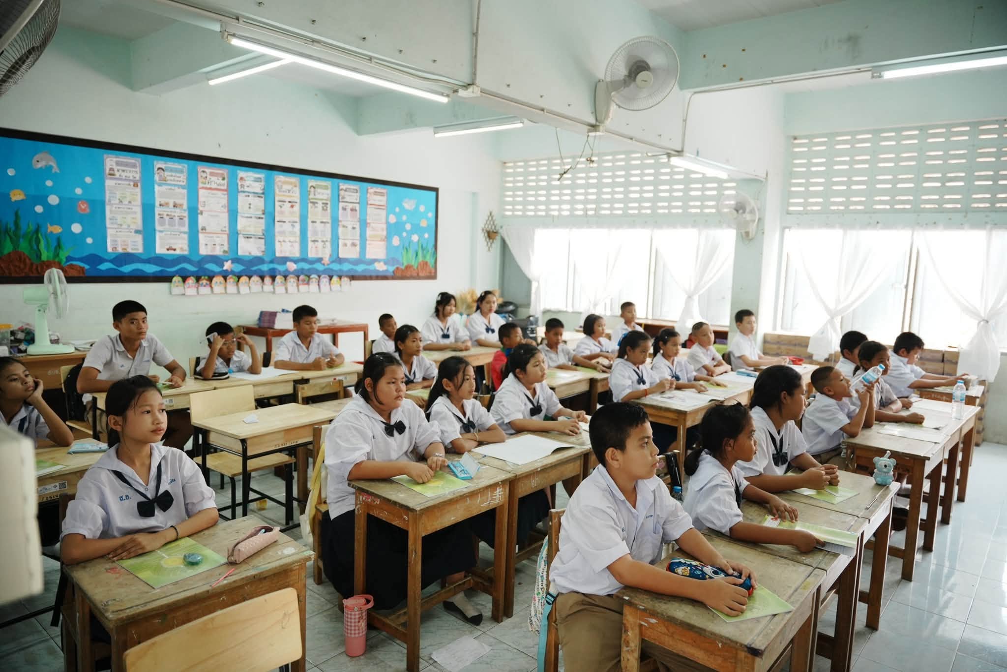 ครูพระสอนศีลธรรม วัดพระธรรมกาย สอนศีลธรรม ณ โรงเรียนสังข์อ่ำวิทยา