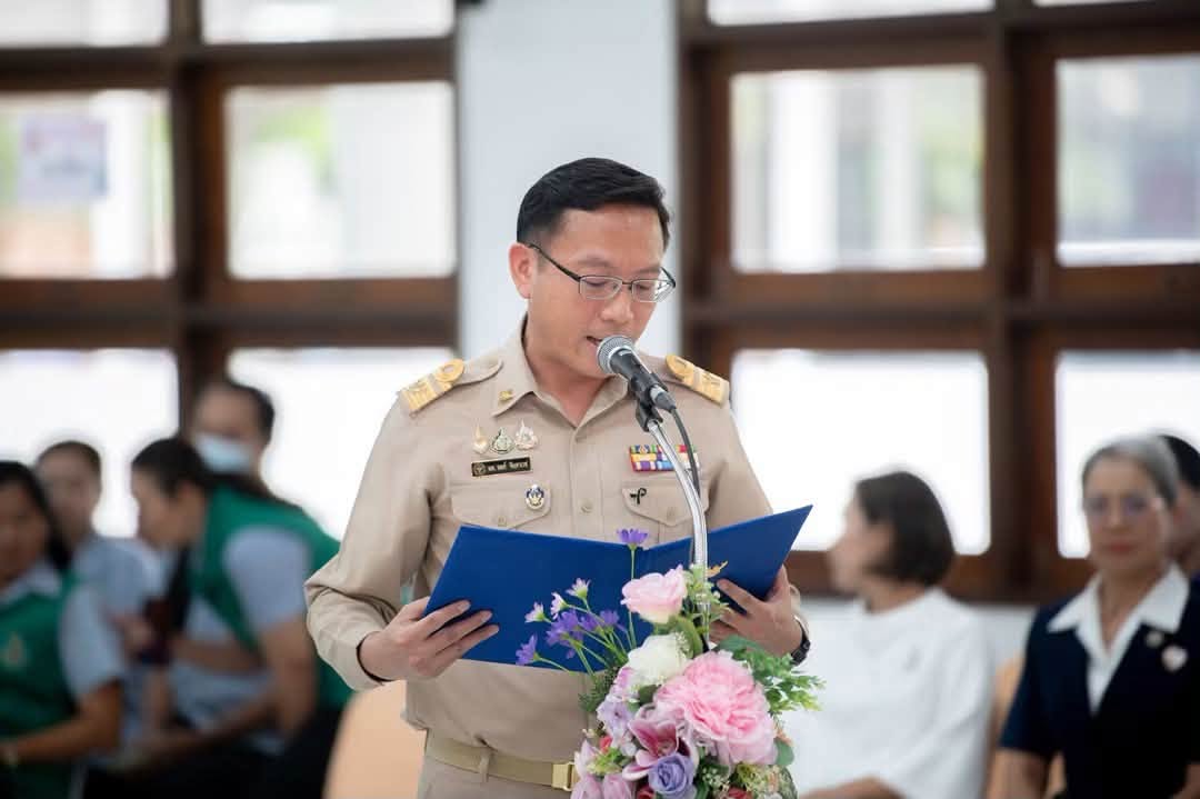 ผู้ว่าราชการจังหวัดปทุมธานี เป็นประธานในพิธีเปิดโครงการเด็กไทยสายตาดี เฉลิมพระเกียรติพระบาทสมเด็จพระเจ้าอยู่หัว
