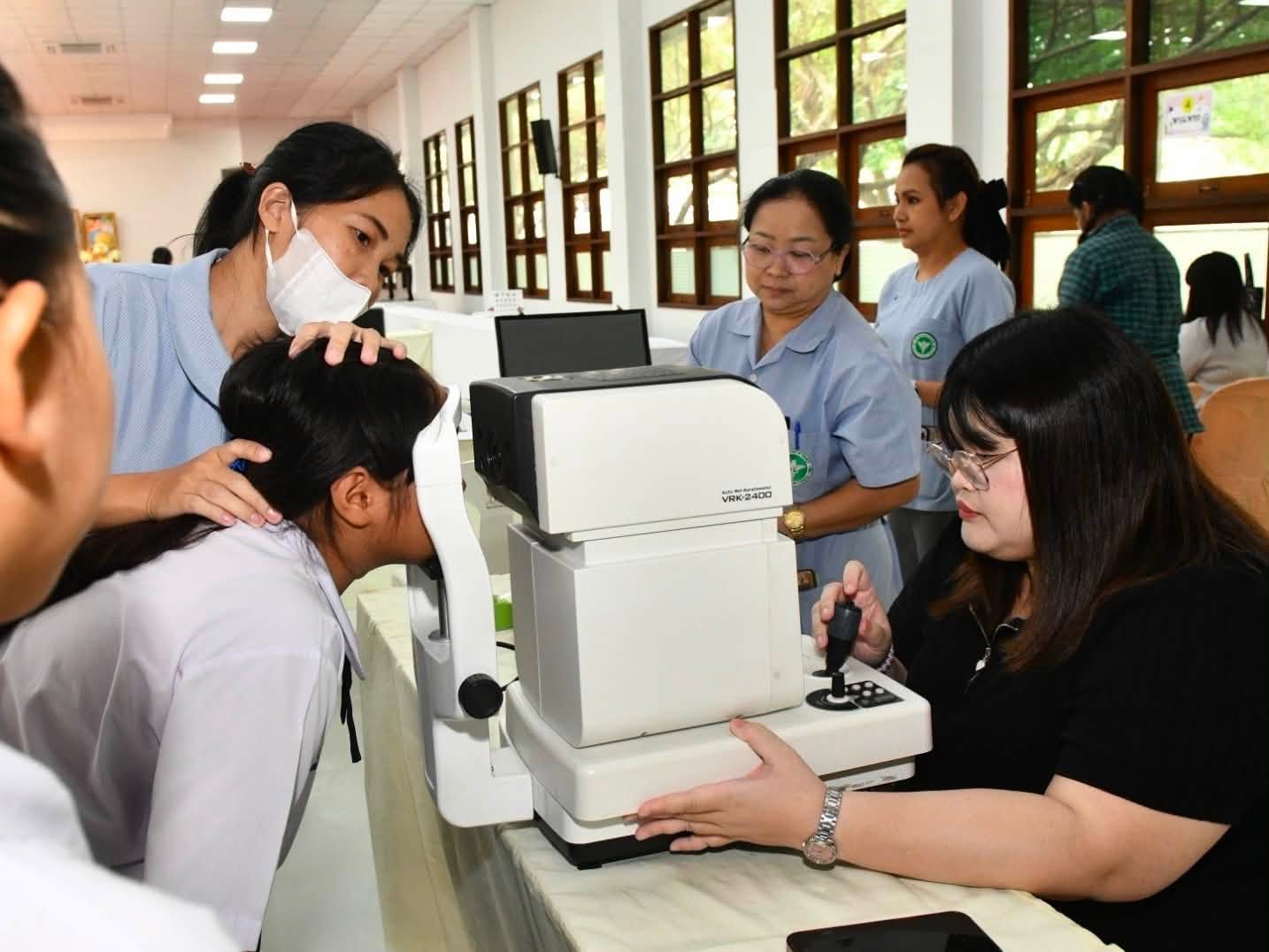 ผู้ว่าราชการจังหวัดปทุมธานี เป็นประธานในพิธีเปิดโครงการเด็กไทยสายตาดี เฉลิมพระเกียรติพระบาทสมเด็จพระเจ้าอยู่หัว