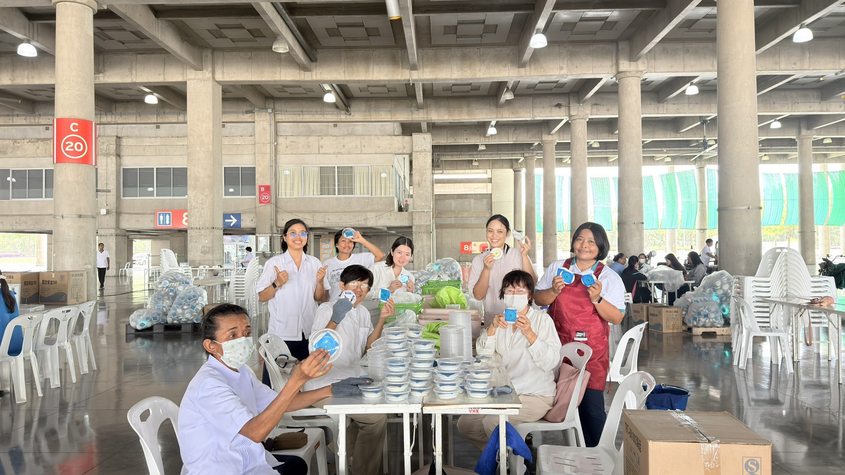 ภาพบรรยากาศ การรับบุญรักษาสมบัติ พระศาสนา แกะถ่าน LED