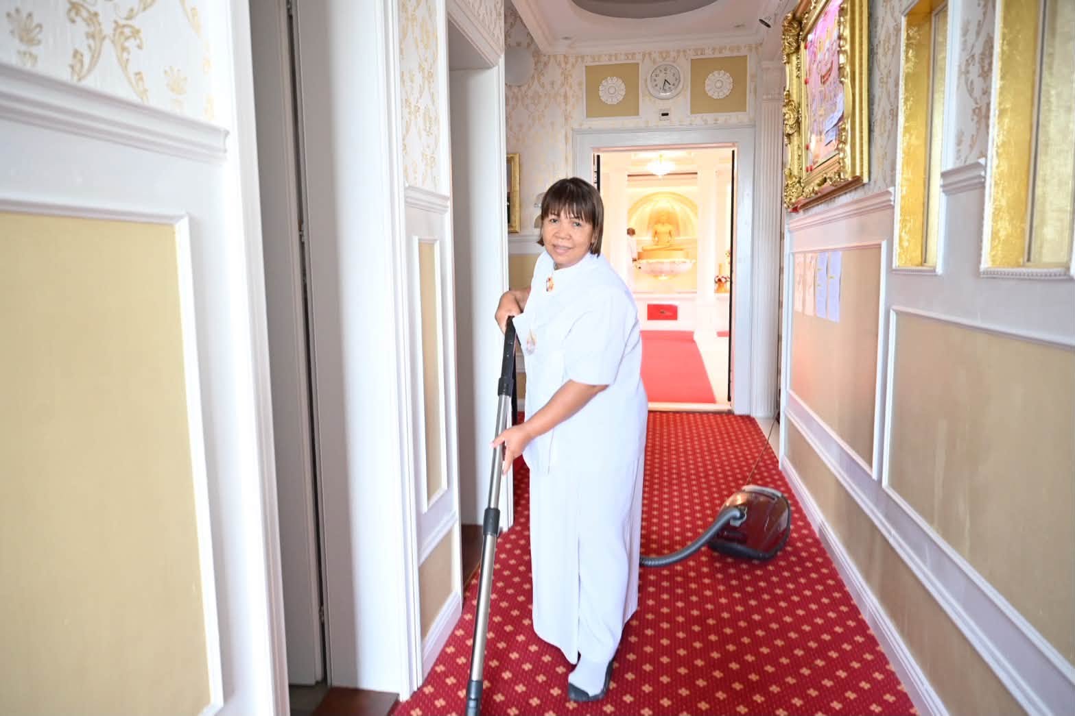 วัดพระธรรมกายสวิตเซอร์แลนด์ จัดบวชอุบาสิกาแก้ว เนื่องในวันธรรมชัย