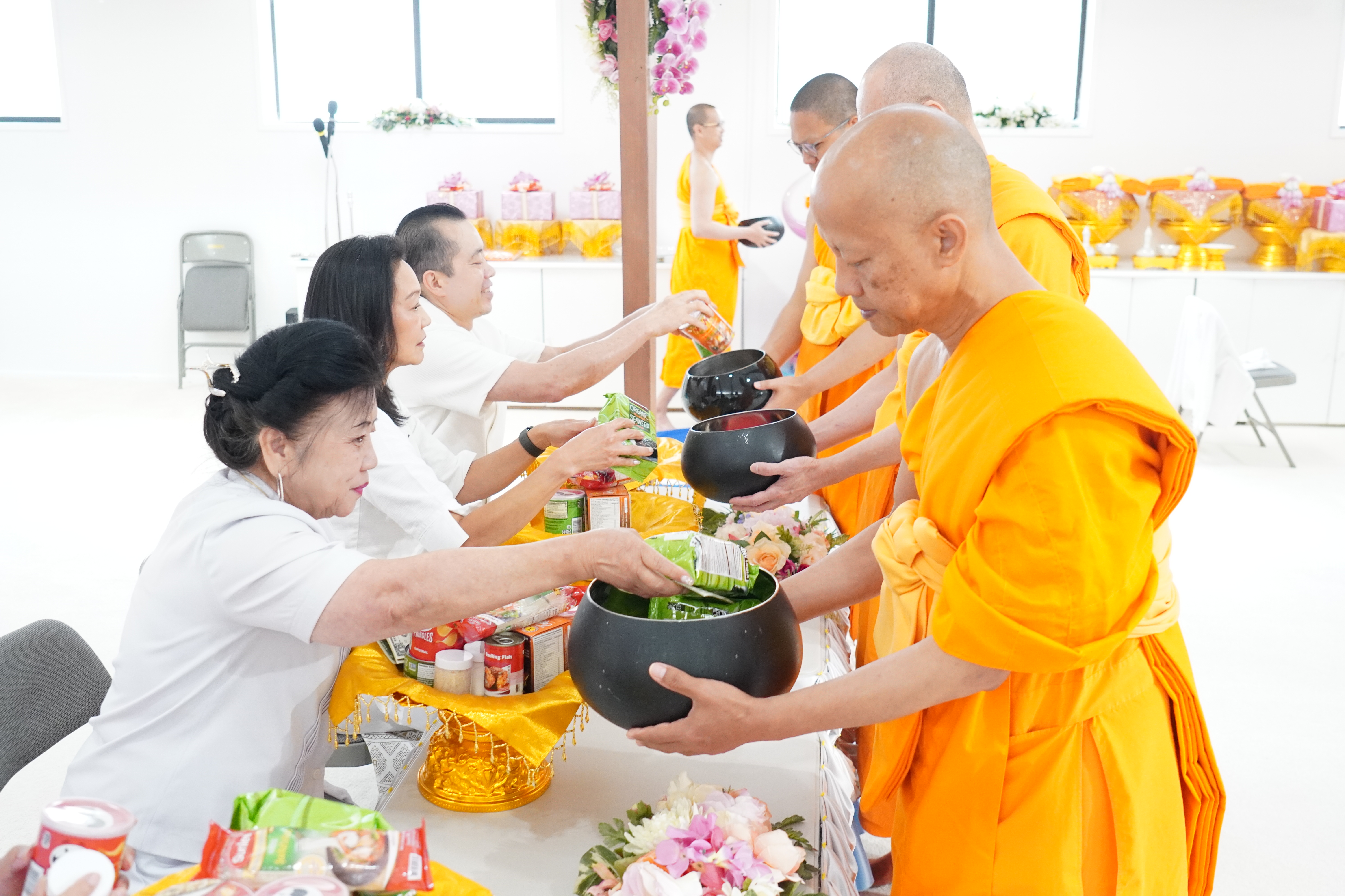 วัดพระธรรมกายซีแอตเติล จัดงานบุญวันอาทิตย์