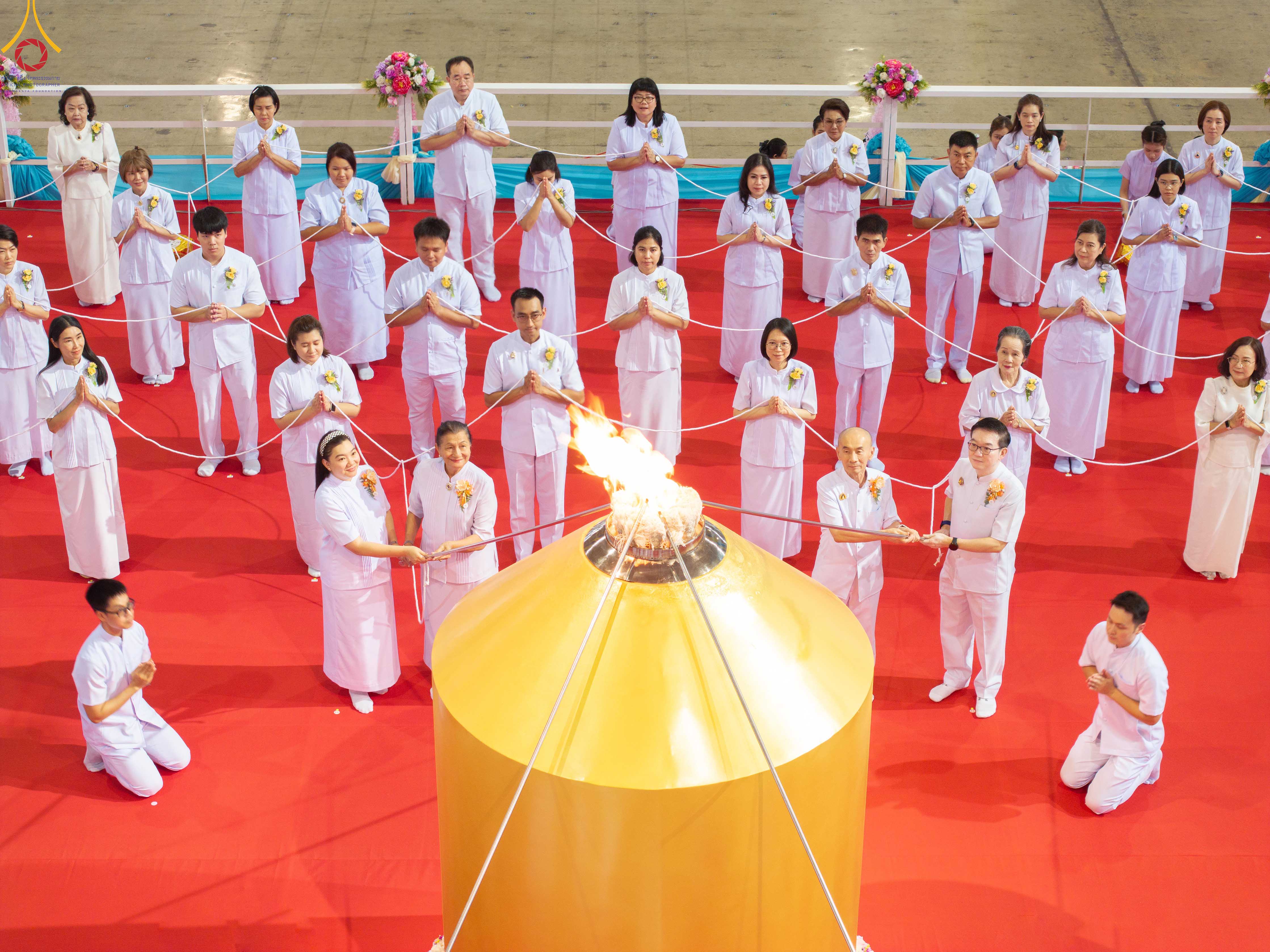 วัดพระธรรมกาย จัดงานบุญวันอาทิตย์ และพิธีจุดเทียนใจไฟนิรันดร์ อนันตชัย