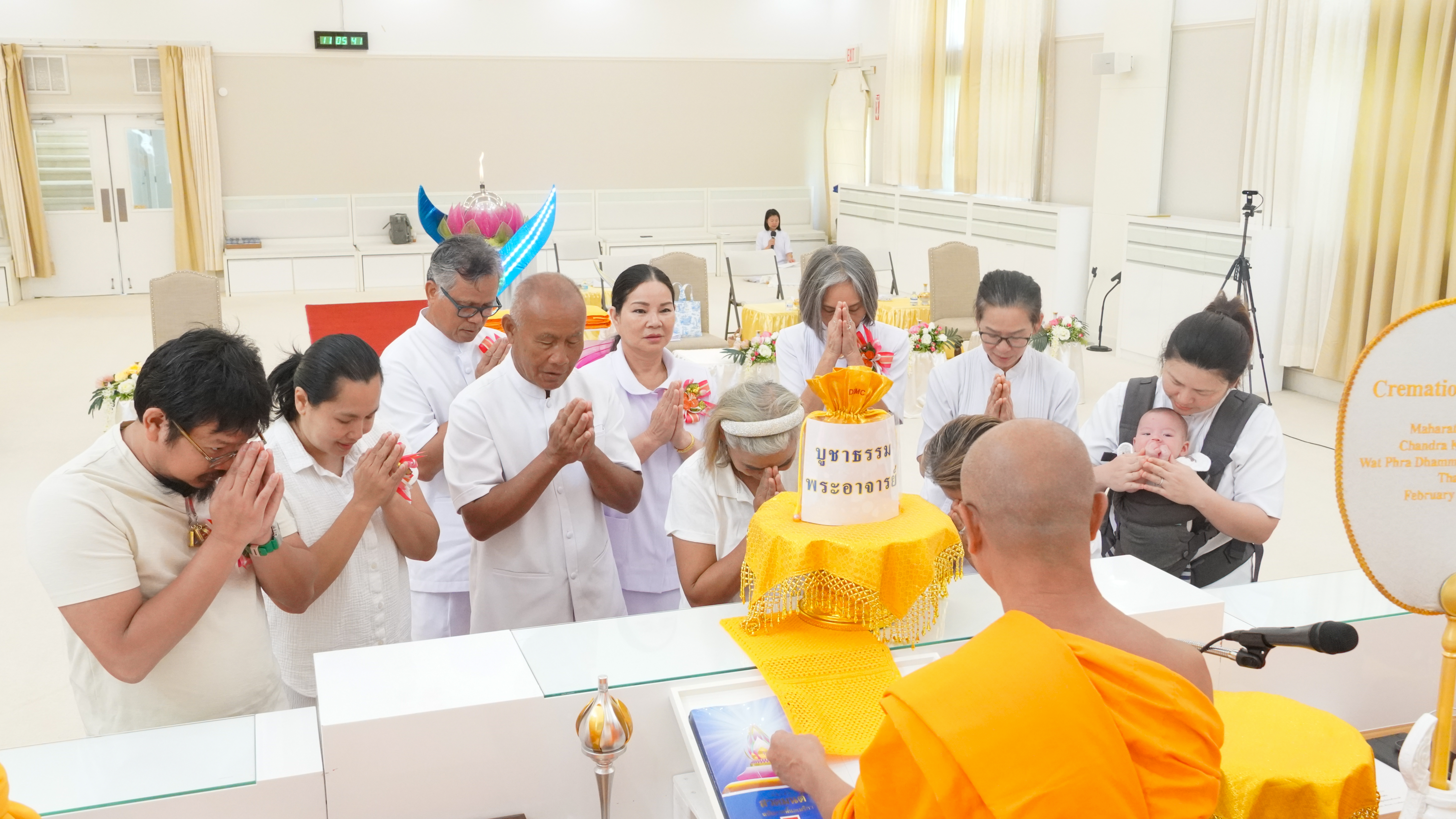 วัดพระธรรมกายฟลอริดา จัดพิธีถวายกองบุญปัญญาบารมี