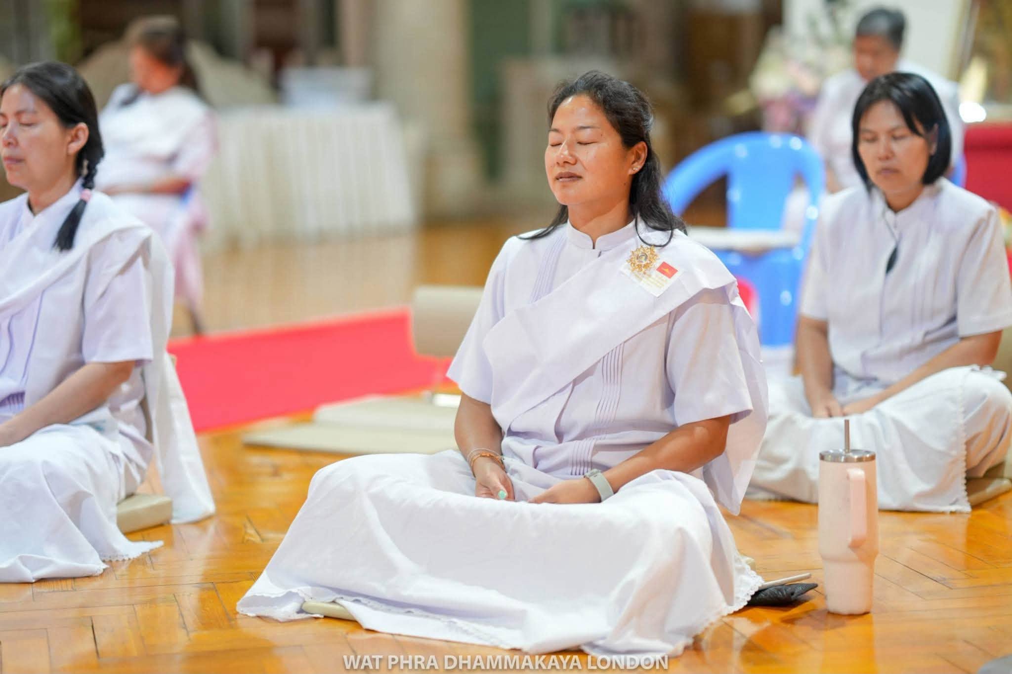 วัดพระธรรมกายลอนดอน จัดโครงการอบรมอุบาสิกาแก้ว