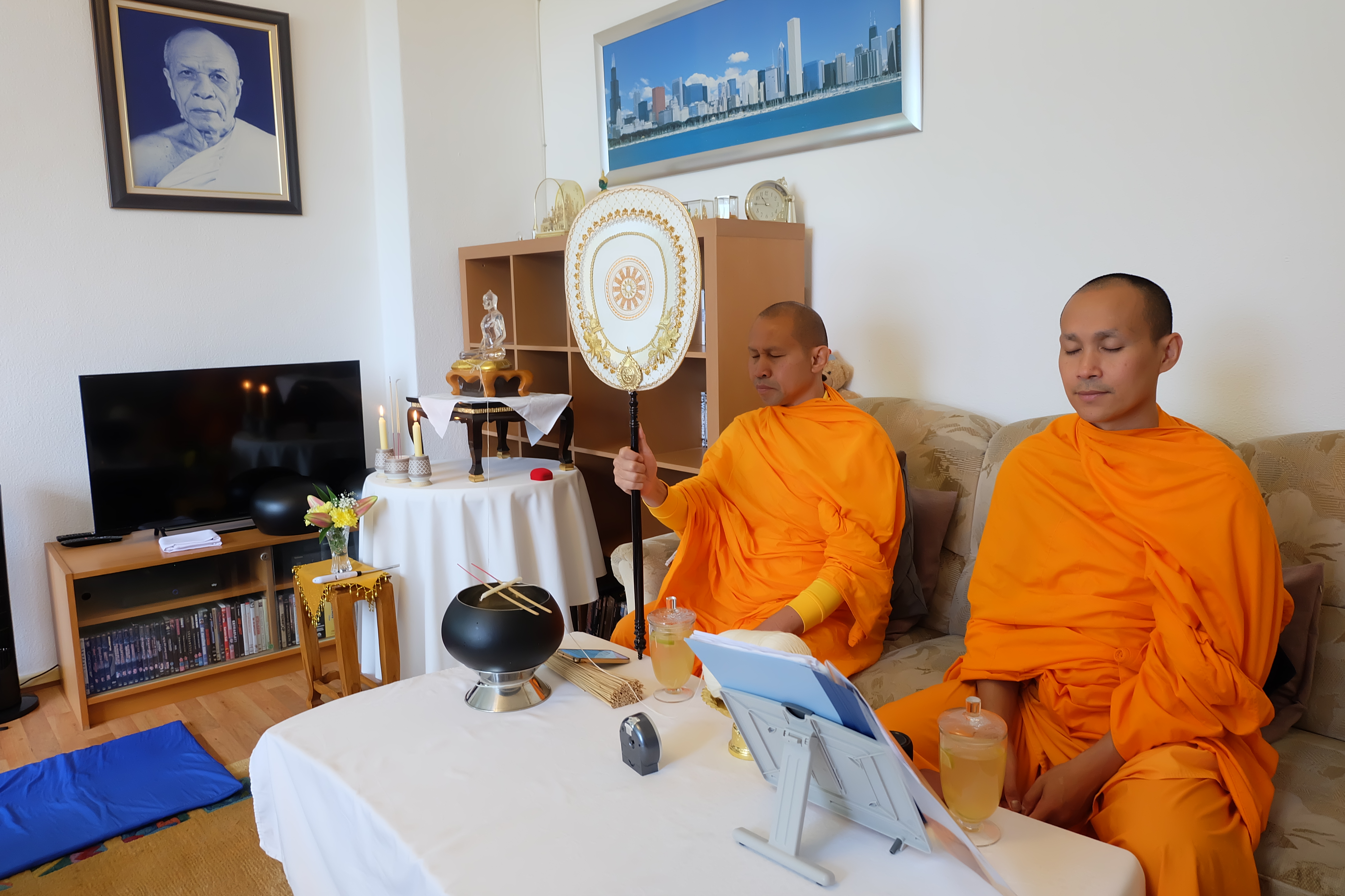 วัดพระธรรมกายเบอร์ลิน ร่วมกับทีมงานอาสาสมัคร จัดกิจกรรมบ้านกัลยาณมิตรสัญจร